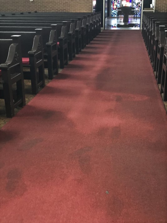 17003-Pews.jpg