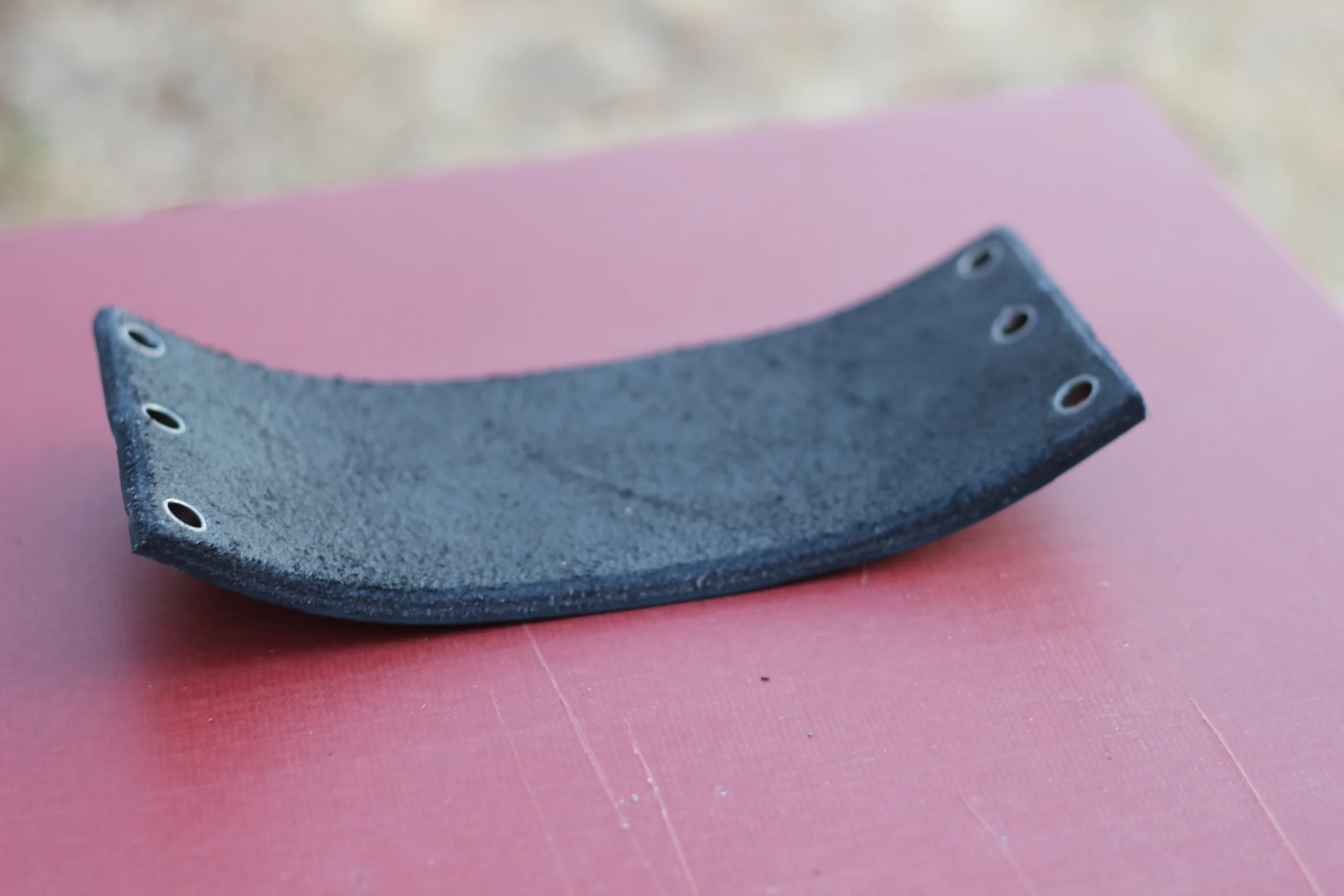 unadorned small flat under.JPG