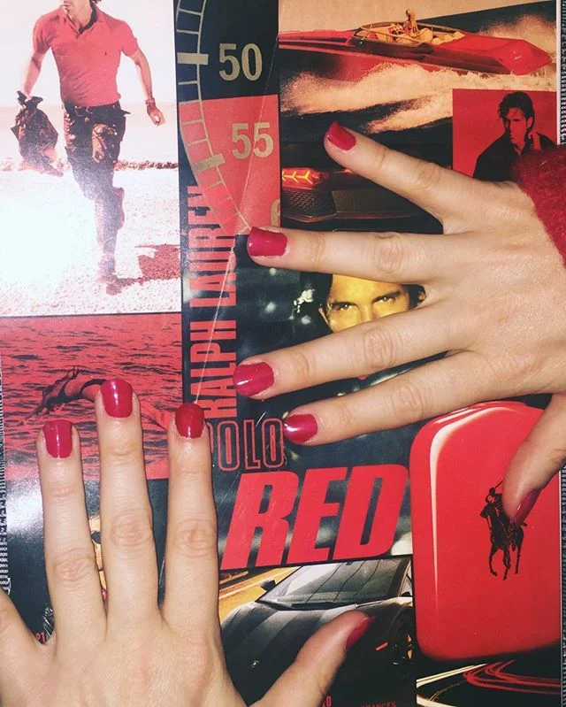 Decided to paint my nails for the first time in a while, so I grab a Vogue and flip it over to avoid getting a mess on this adorable houndstooth jumpsuit, and whaddya know! 💃🏻 Also, men’s Ralph Lauren ads have been making me laugh since 1995.