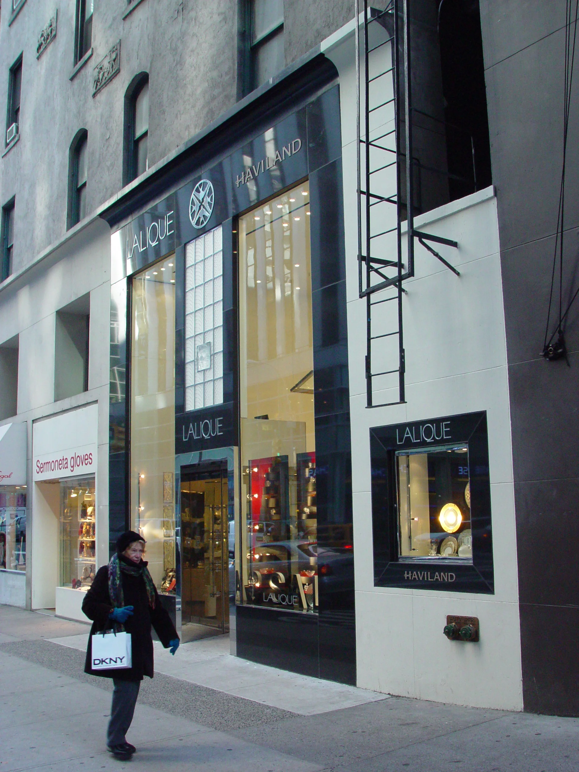 LALIQUE SHOP MADISON AVENUE NYC — Boum Design, Inc