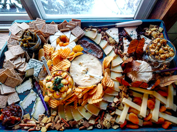 Building the Holiday Cheeseboard - December
