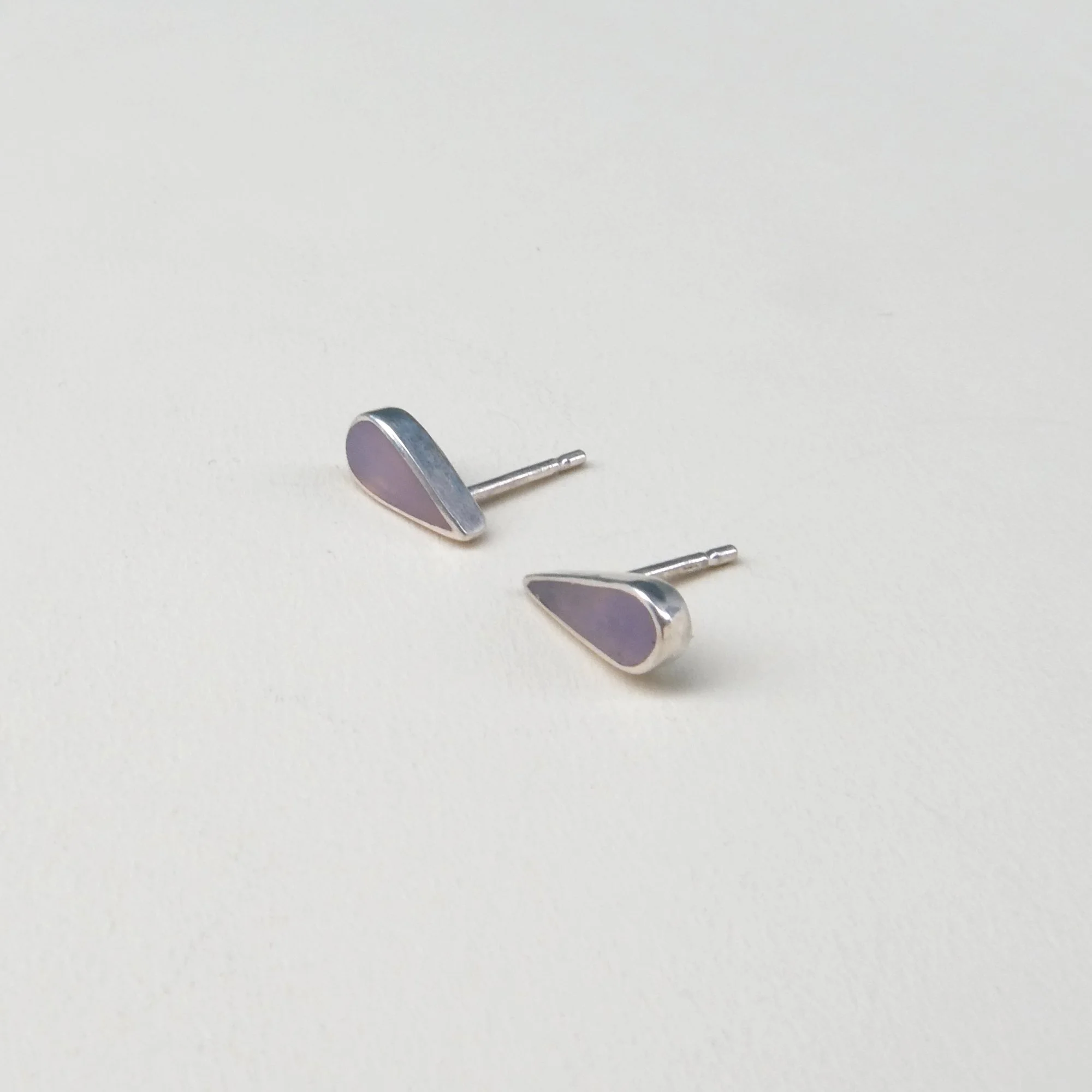 mini tear drop studs purple sheeps brdige agate.JPG