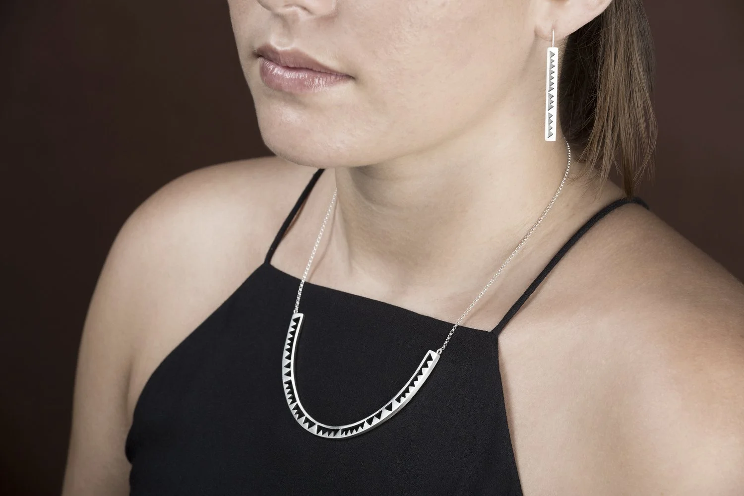 collarmodel.jpg