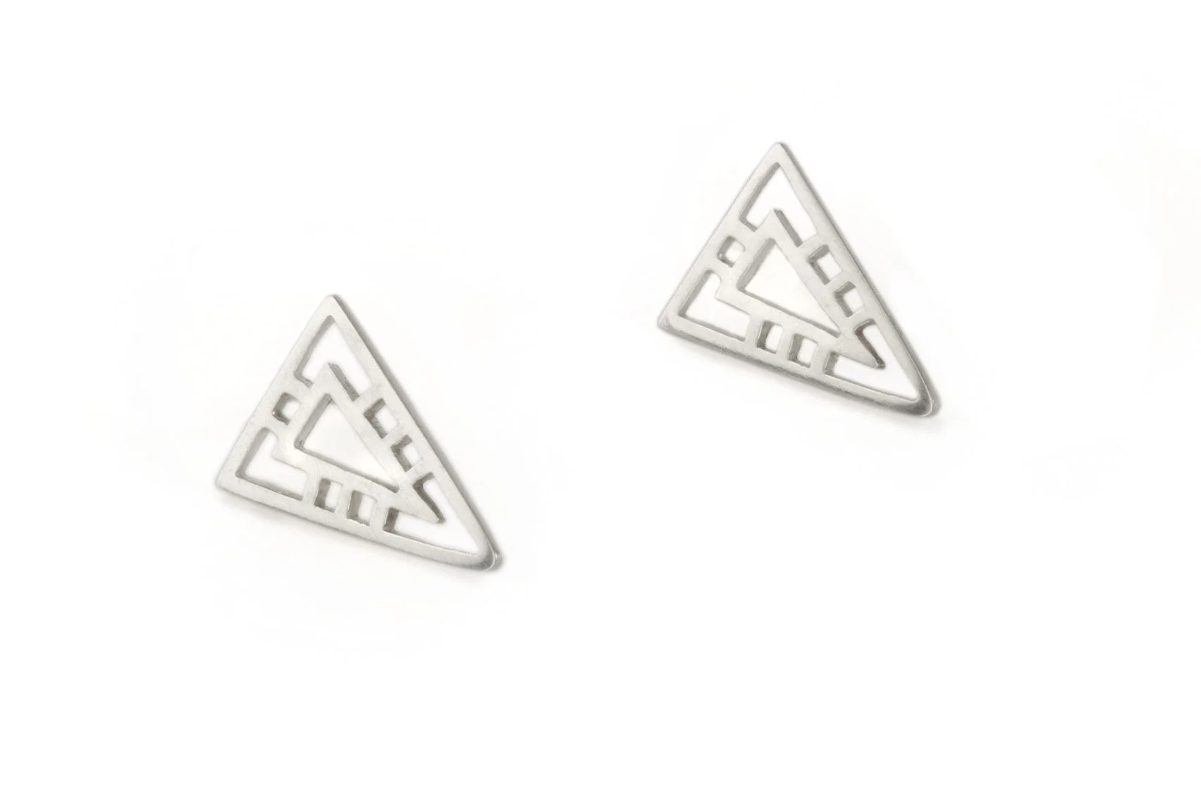 Radiant+triangle+stud+silver.jpg
