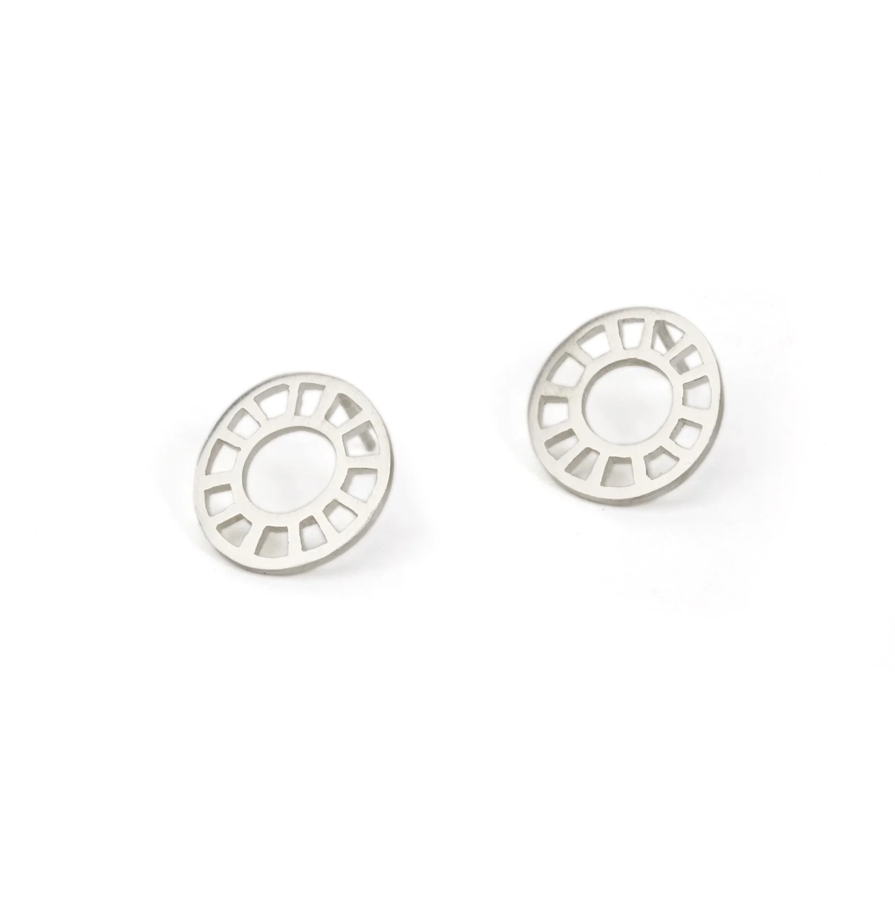 radiant+circle+stud+silver.jpg