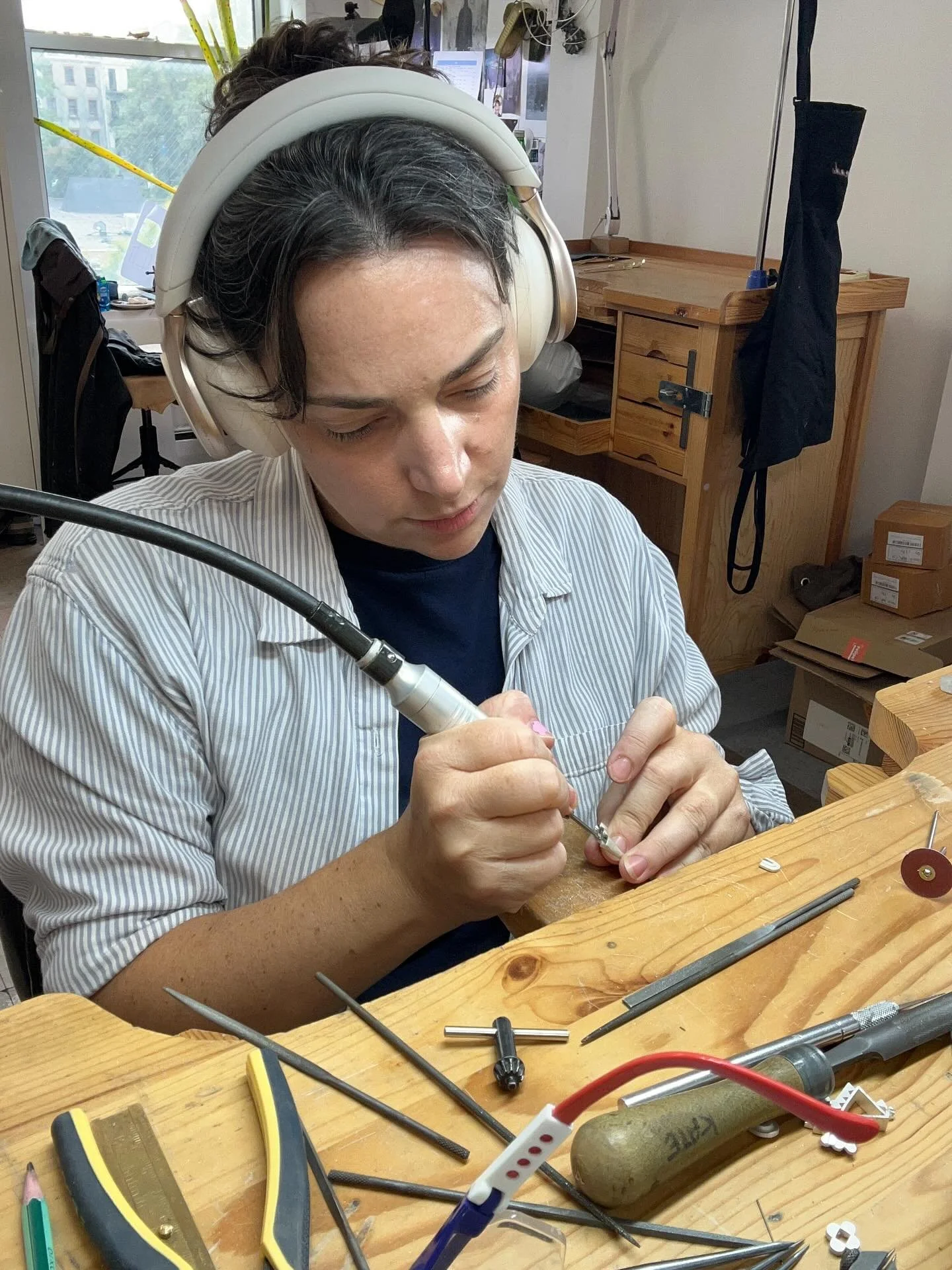 Rainy day, at the bench ☔️. My oldest called this ring “the water wave” so that’s what she is now