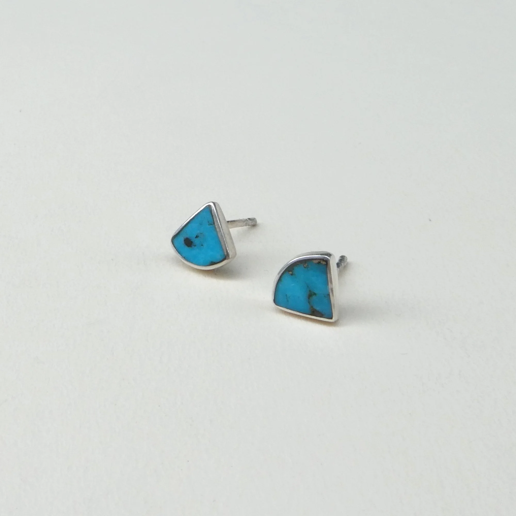 quarter round studs turquoise .JPG