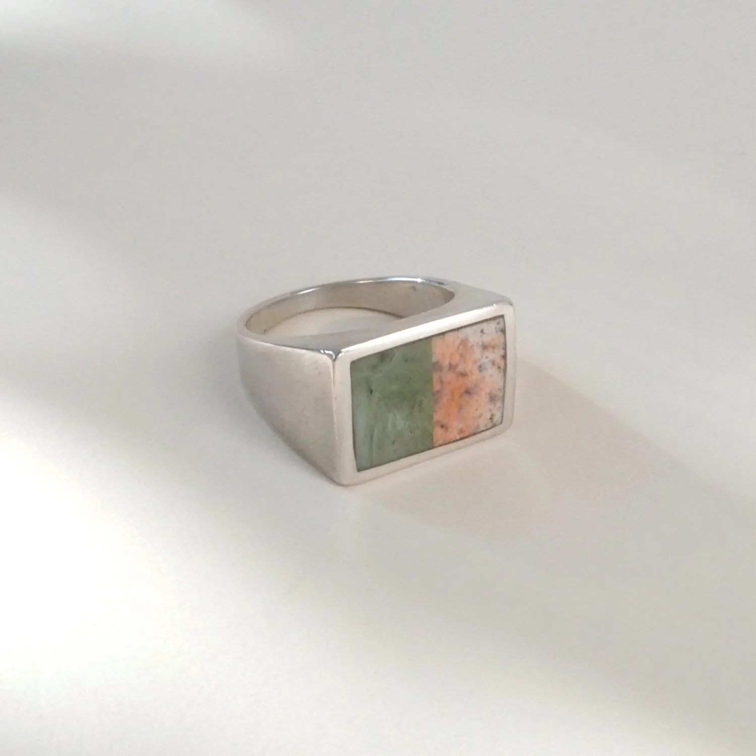 heavy signet green:orange plume.JPG