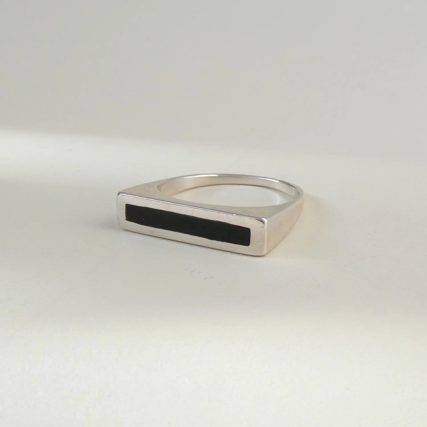 short bar black jade.JPG