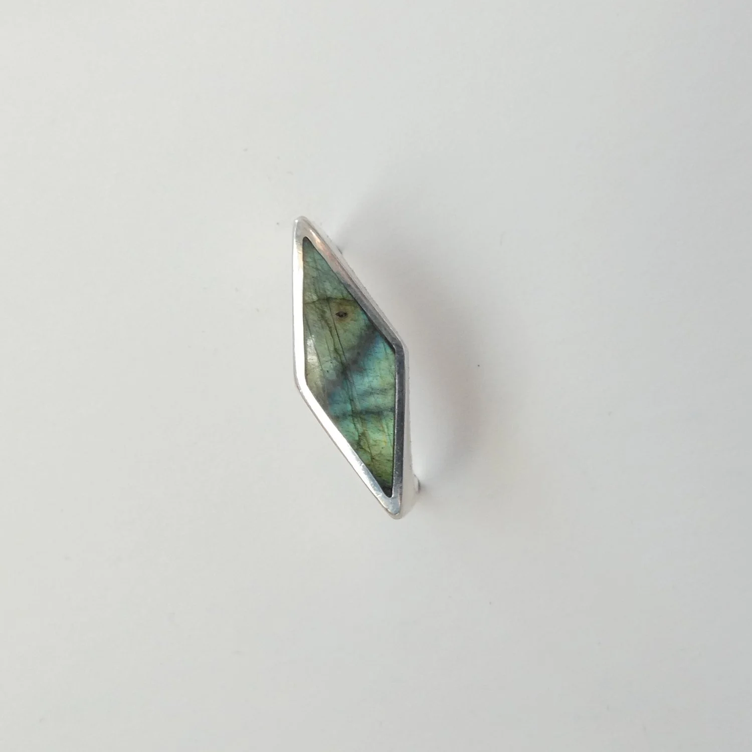 diamond inlay signet labradorite flash.JPG