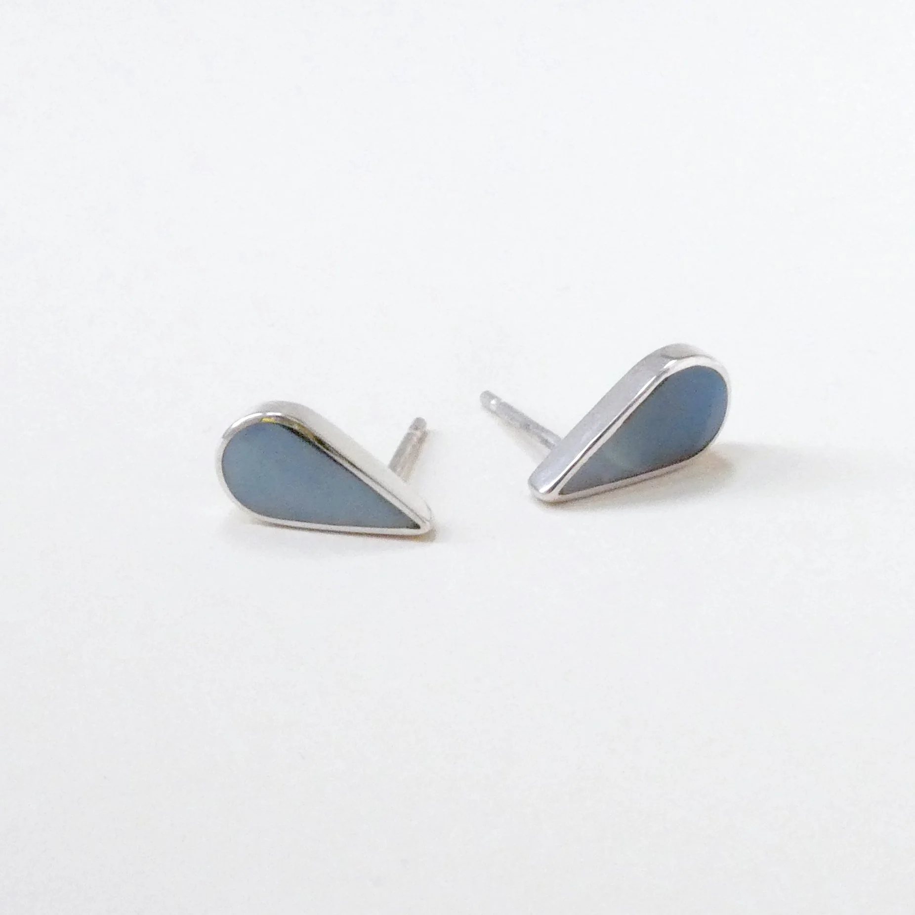 big drip drop studs grey opal.JPG