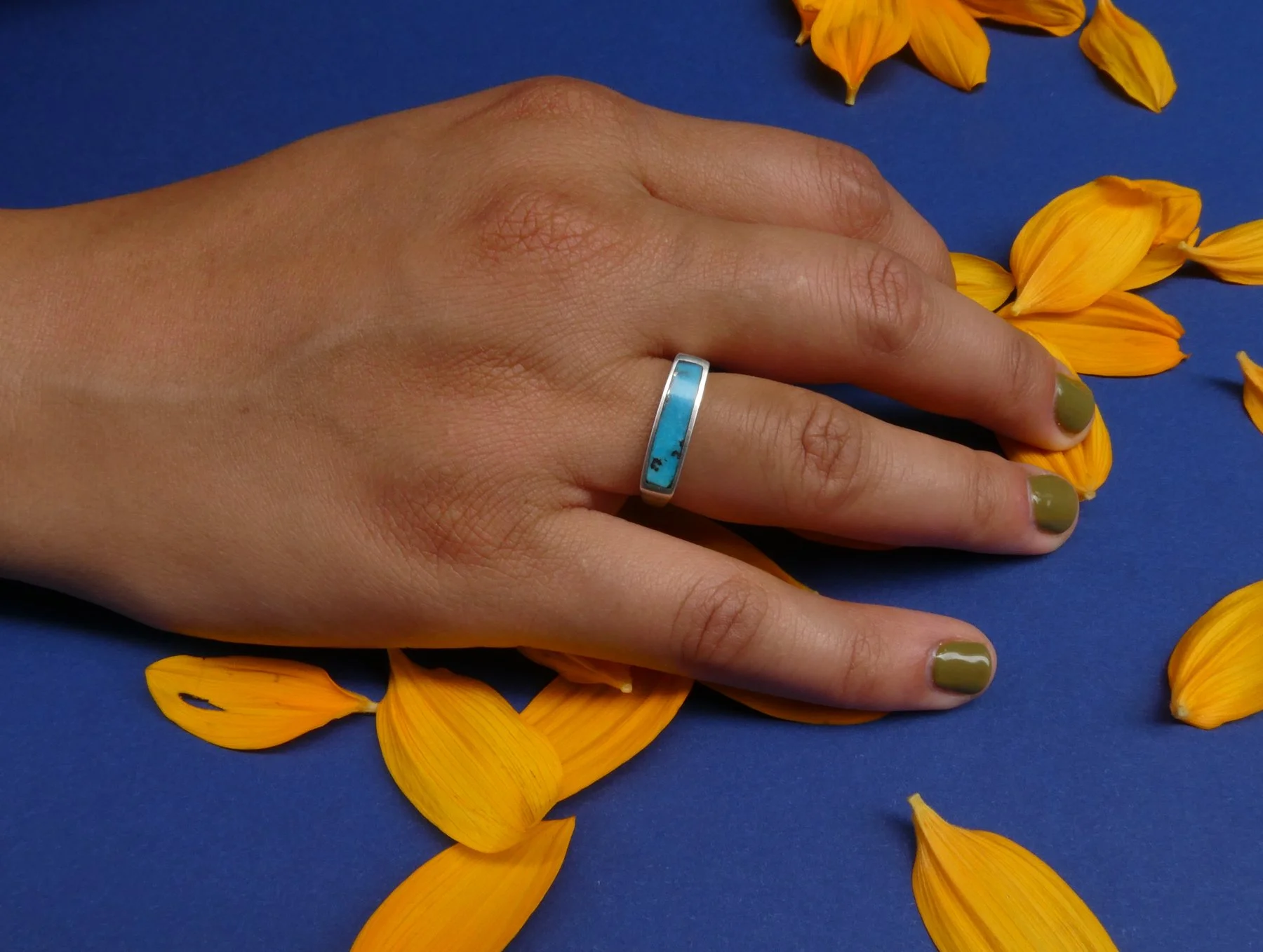 curved bar on hand.JPG