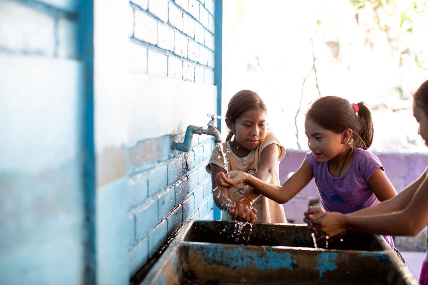 kids washing hands-documentary-Ngo photographer-Exposure.jpg