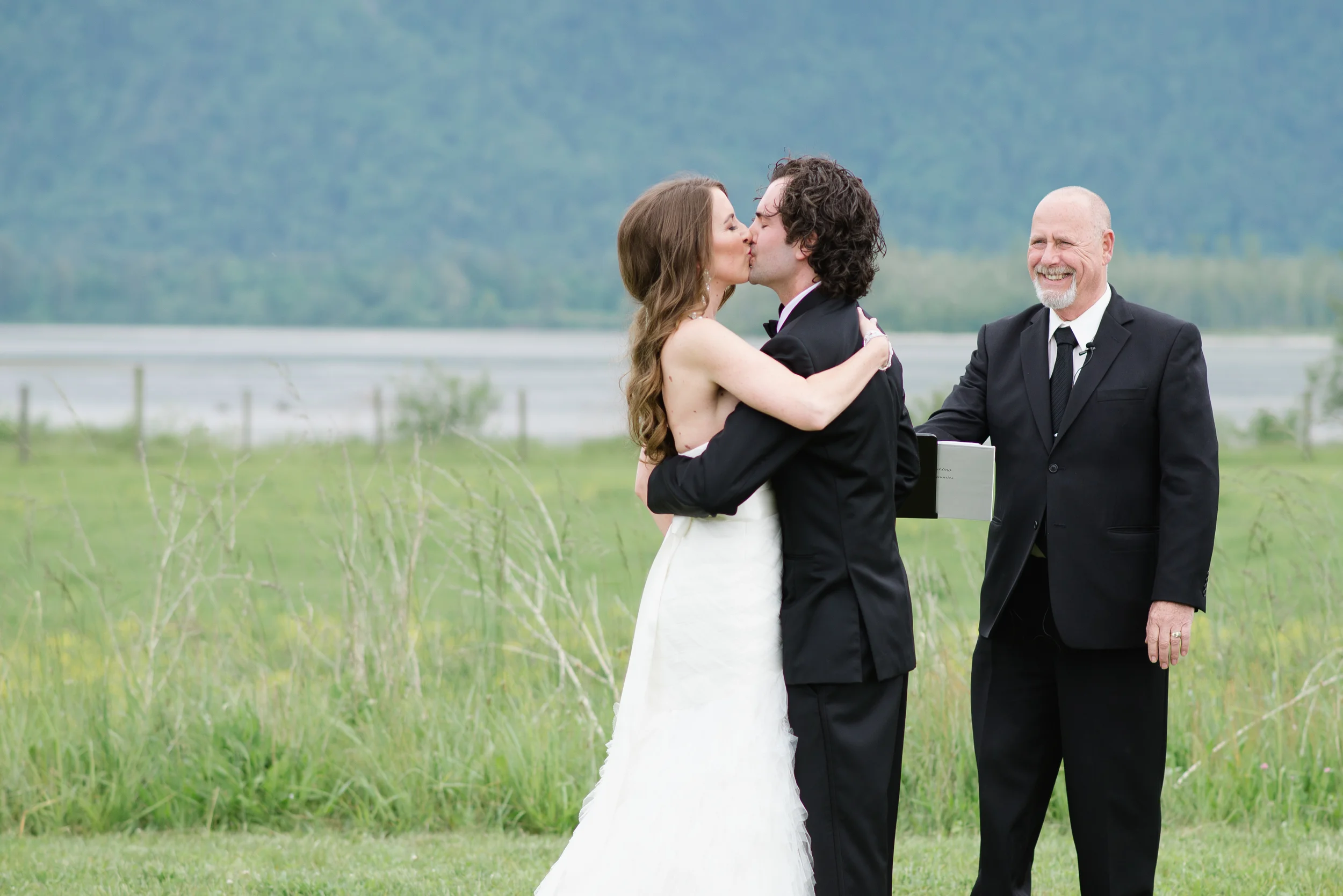 Fraser River Lodge Wedding_13.jpg
