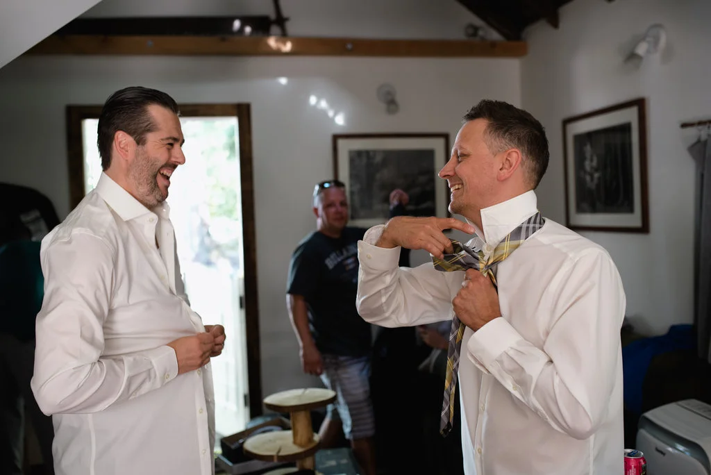 Leslie&Paul_GettingReady-156.jpg