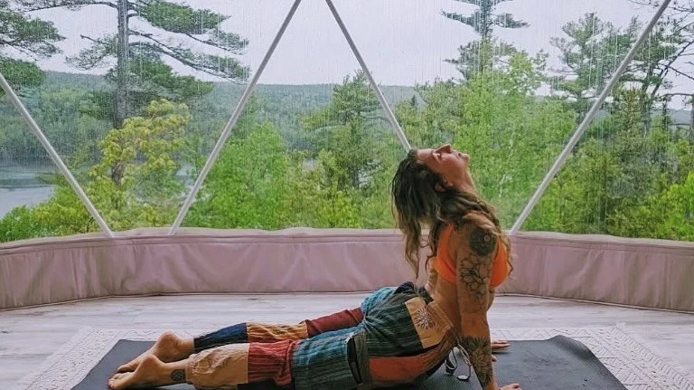 ✨Meet Sierra! ✨
Sierra received her 200 hr RYT in 2022 through the Mystic Yoga Shala and has continued to grow as a teacher AND as a student on her mat. Her stimulating and challenging flows leave her students feeling empowered. She says that practi