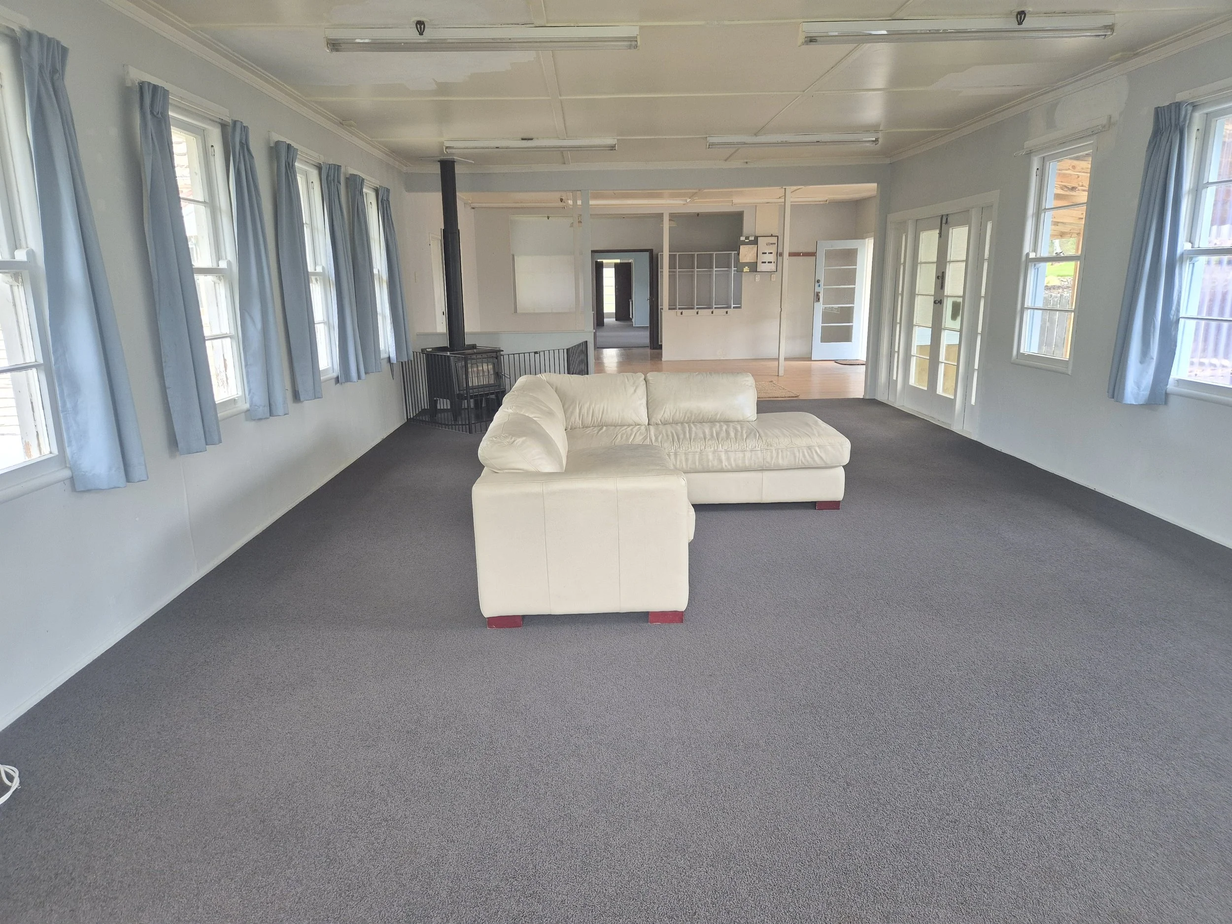 07-63a-Villa-living-room-143000.jpg
