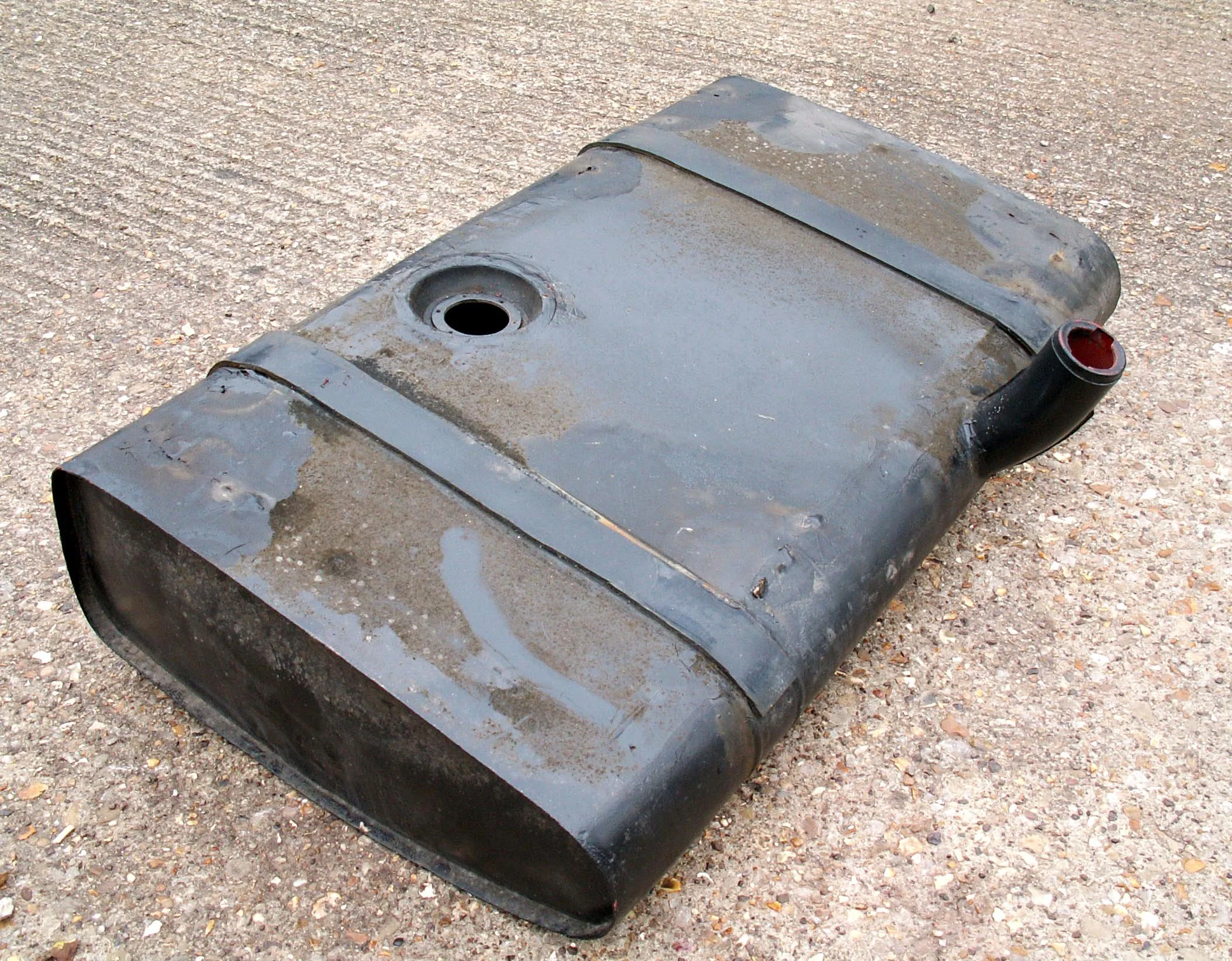 750 sprint fuel tank.JPG
