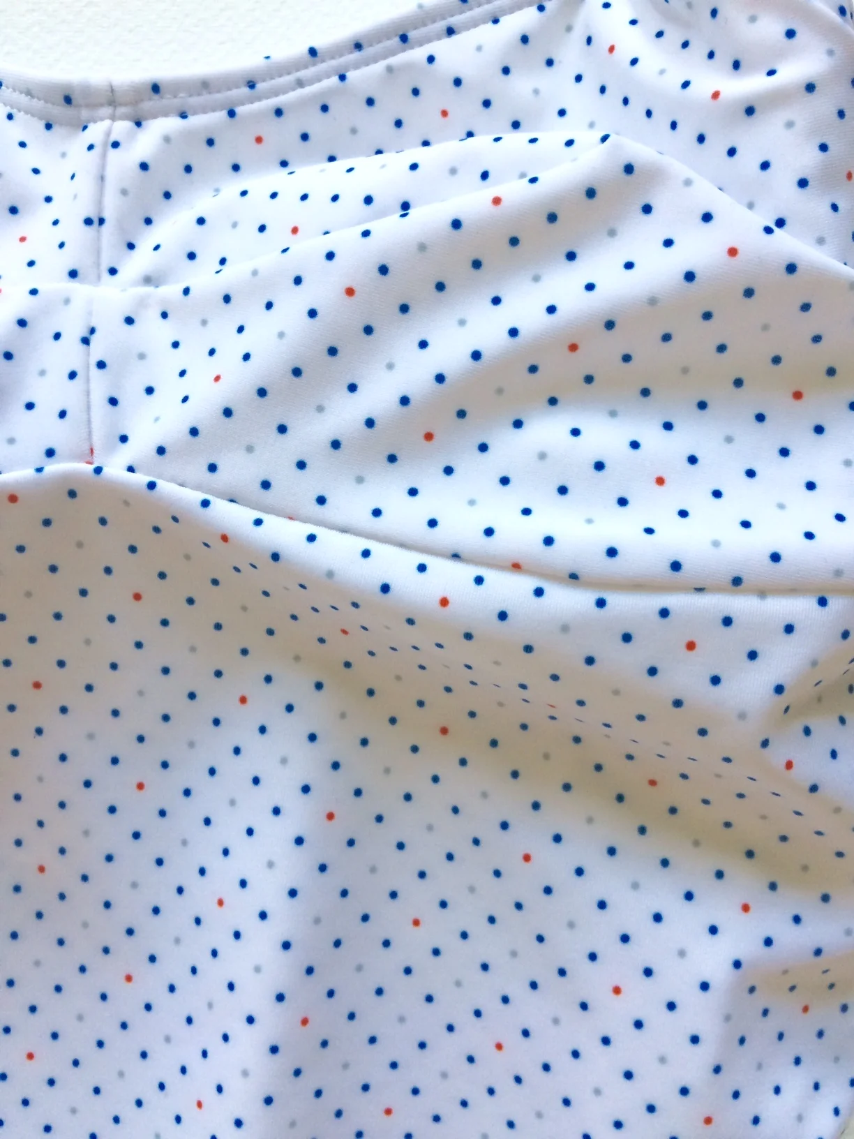 Mindy dots cose up flat.jpg