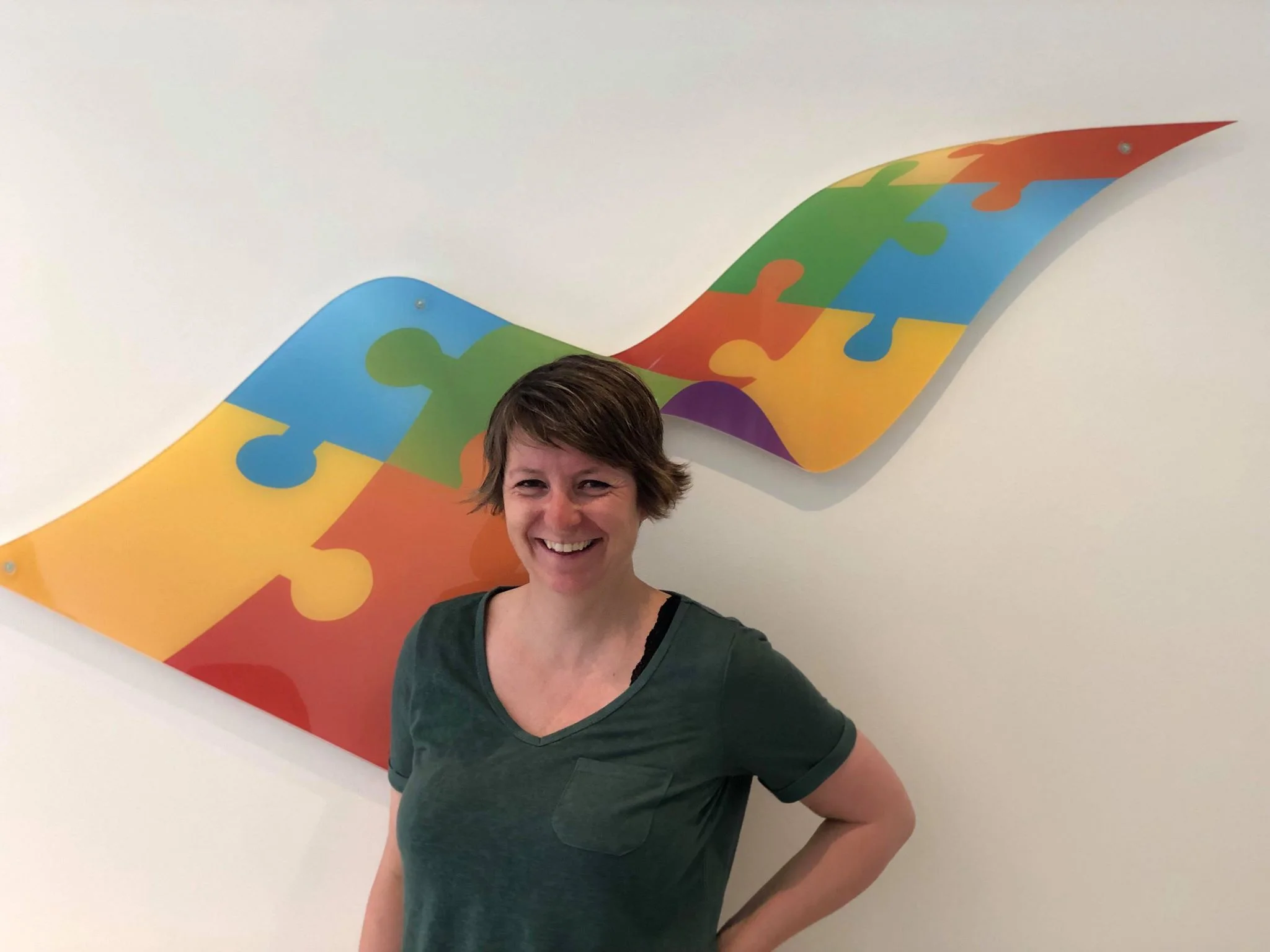 Line er alltid glad og blid med et stort smil