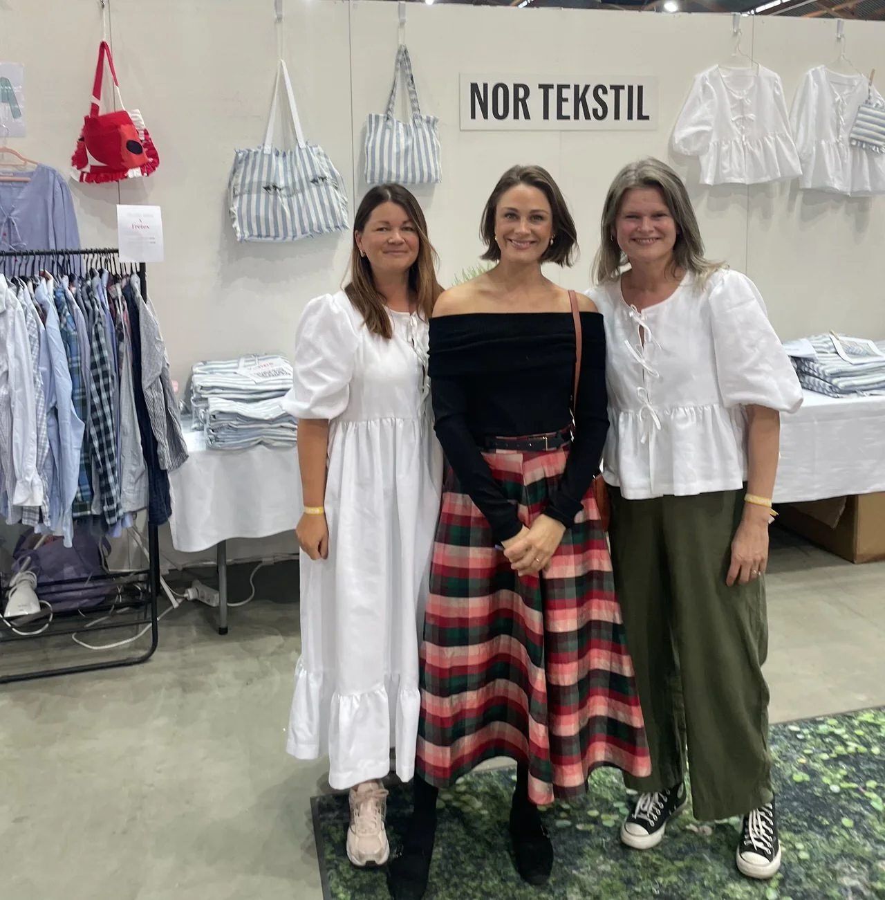 Fra kasserte duker til nydelig bluse på Fæbrikstad