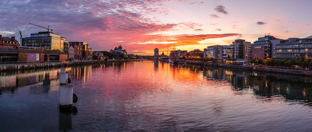  Vibrant sky over Dublin city at civil twilight. 