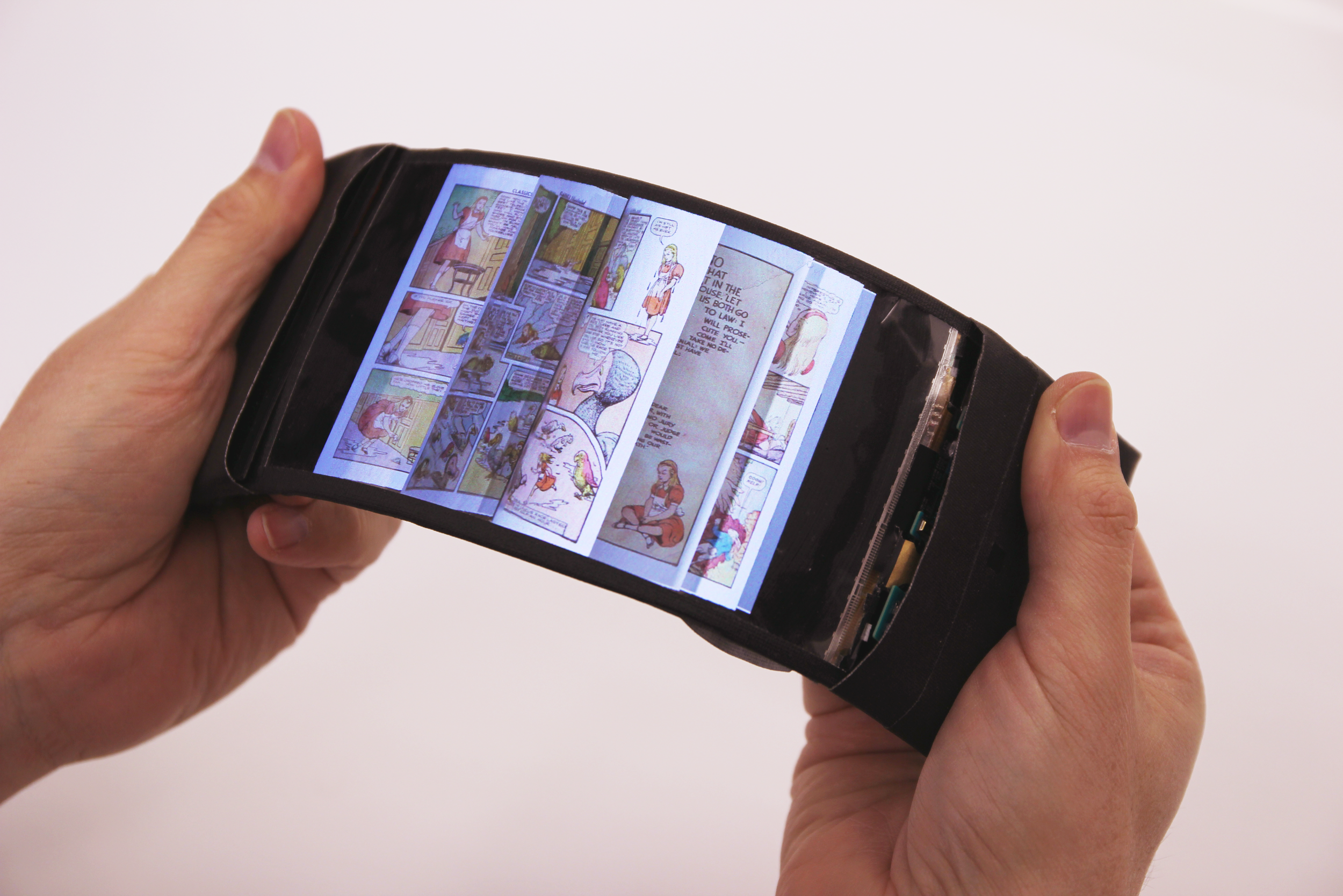 ReFlex: Revolutionary flexible smartphone allows users to feel the buzz by  bending their apps — Human Media Lab