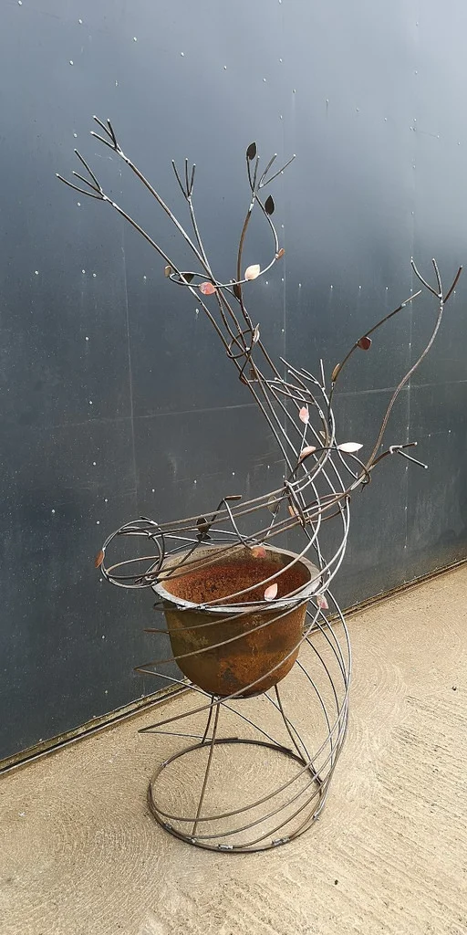 Cast iron wash pot upcycling
