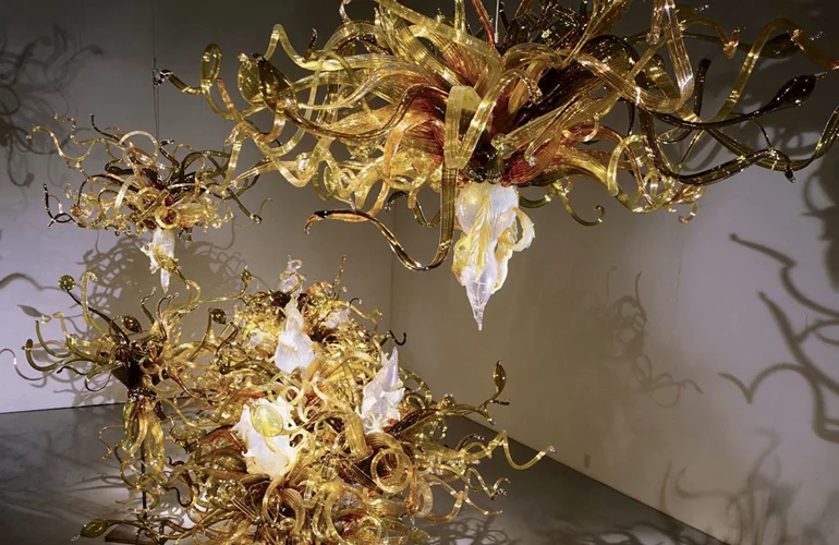 Dale Chihuly, Laguna Murano Chandelier (1996-97, glass, dimensions variable), DC.407