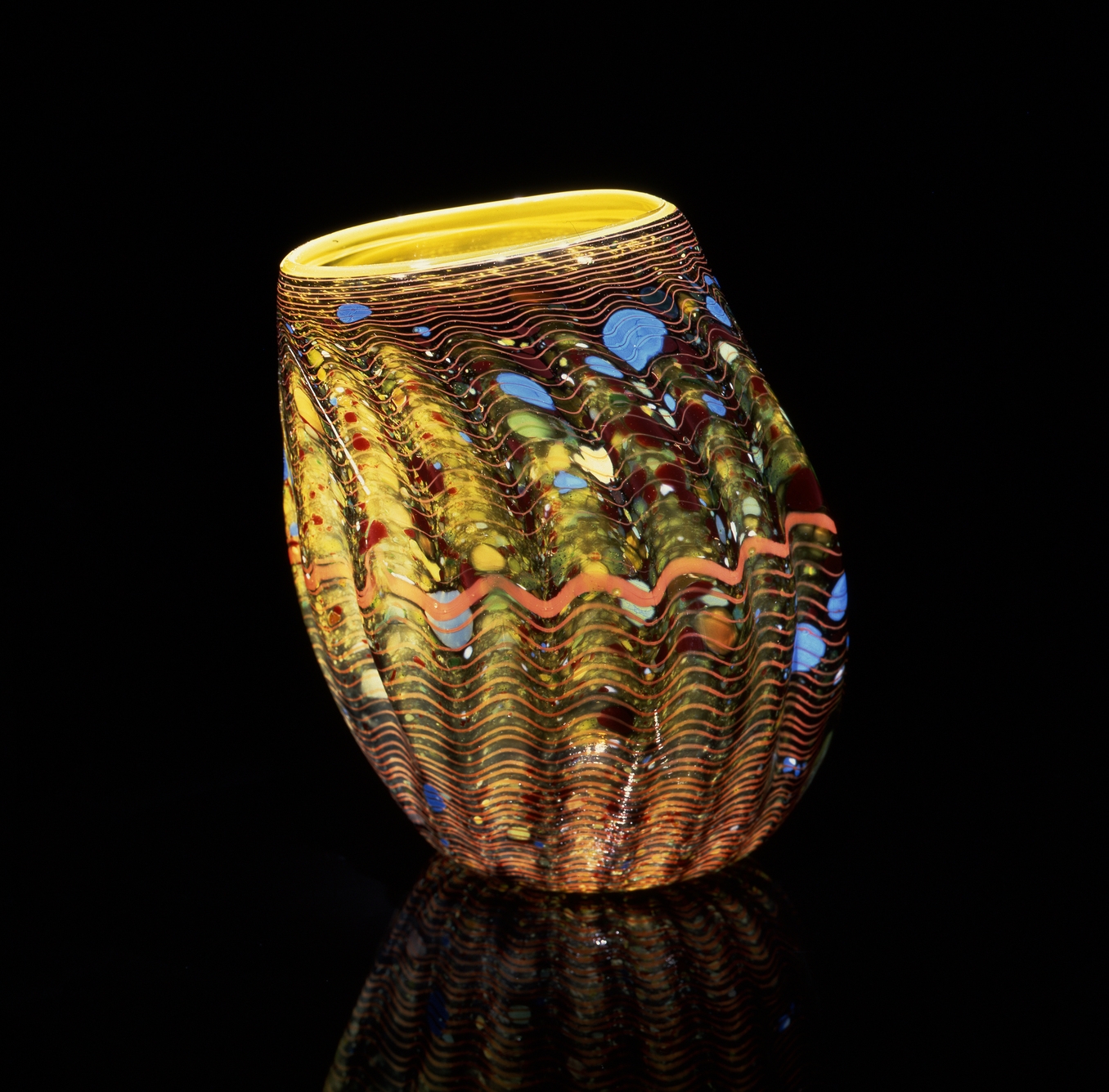  Dale Chihuly,&nbsp; Chinese Yellow Macchia with Peach Stripes &nbsp;(1982, glass, 11 x 9 x 8 inches), DC.70 