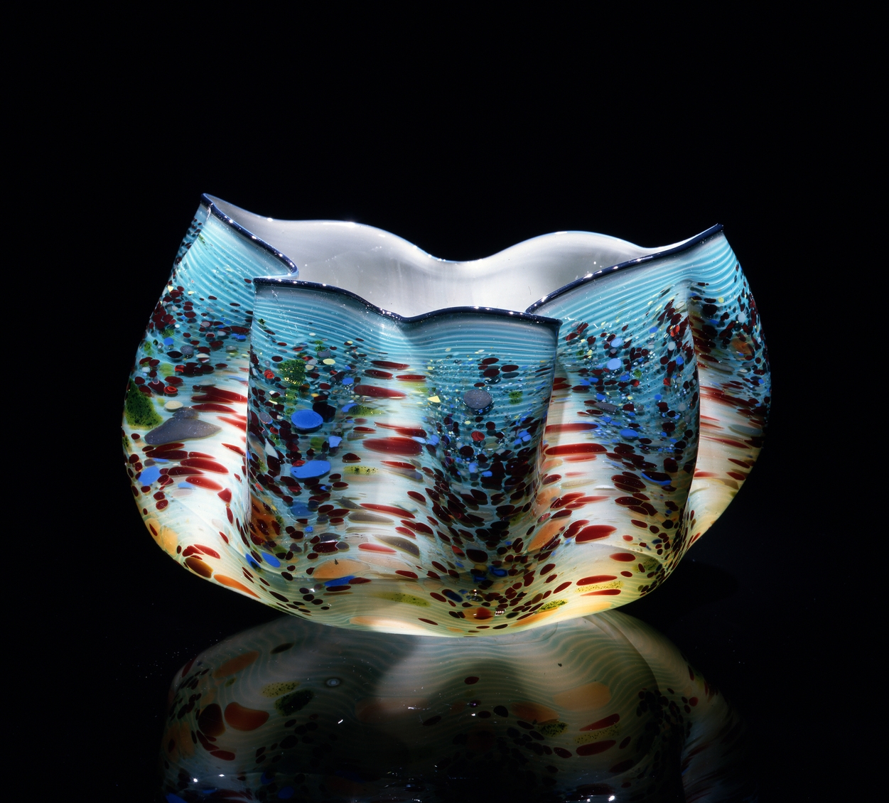  Dale Chihuly,&nbsp; Thames Gray Macchia with Kingfisher Blue Lip Wrap &nbsp;(1982, glass, 6 x 9 x 7&nbsp;inches), DC.67 