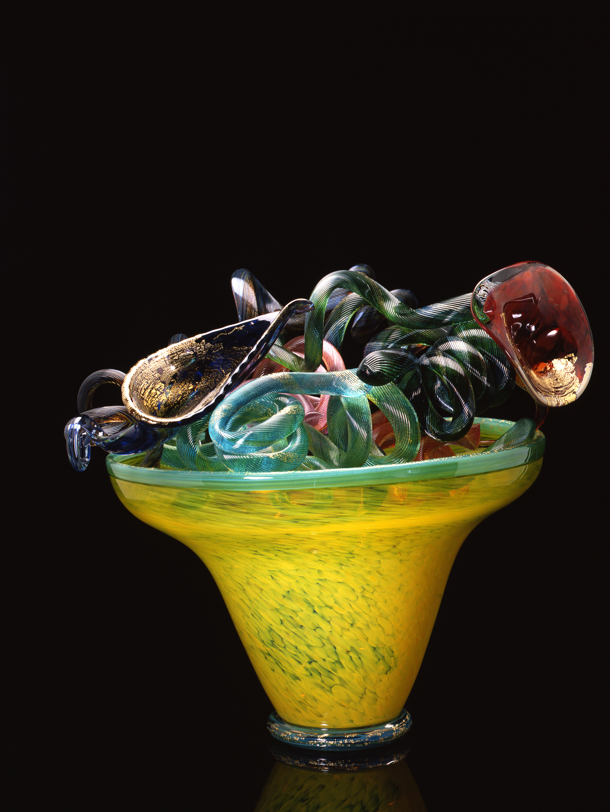 Dale Chihuly,&nbsp; Cadmium Yellow Light Venetian #340 &nbsp;(1990, glass, 17 x 17 x 18 inches) 