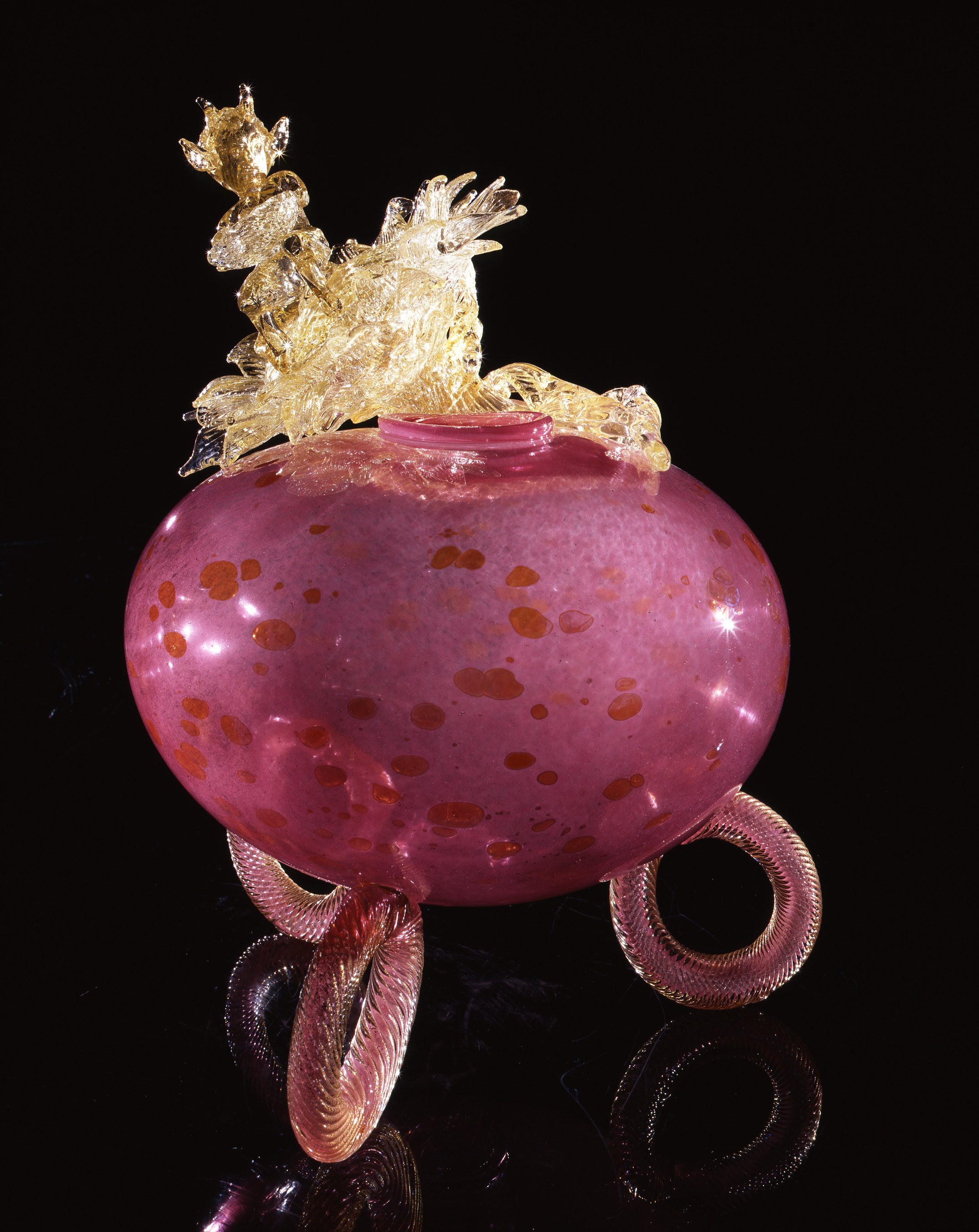  Dale Chihuly,&nbsp; Spotted Raspberry Putti Venetian with Devil on Sunflower&nbsp; (1994, glass, 19 x 16 x 14 inches) 