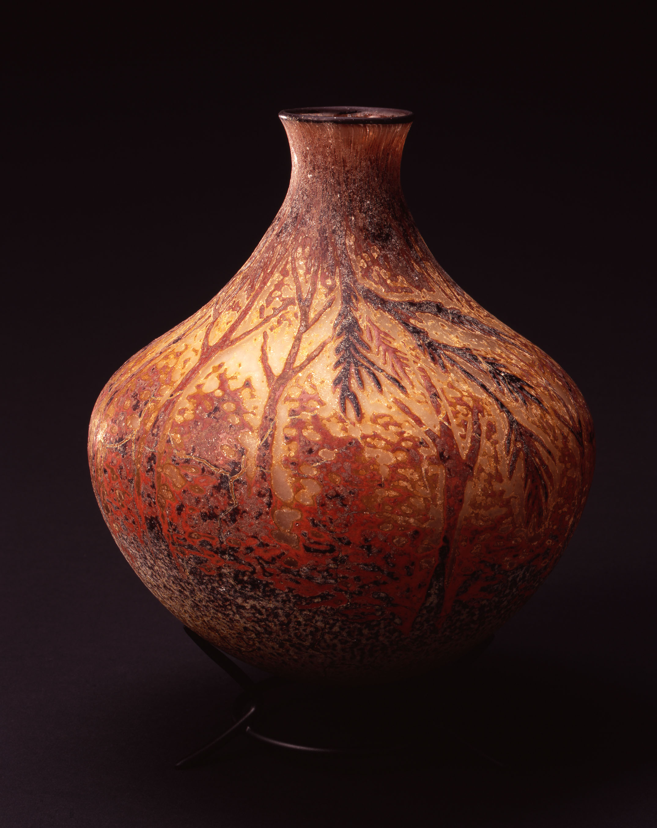  William Morris,&nbsp; Vessel with Cedar Boughs&nbsp; (2004, glass, 10 1/2 x 8 x 8&nbsp;inches), WM.28 