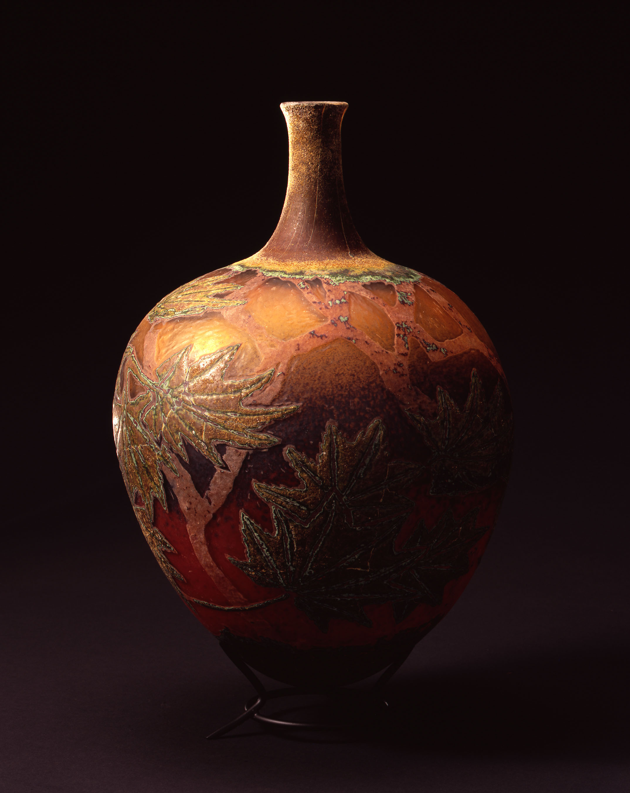  William Morris,&nbsp; Vessel with Vine Maple Leaves  &nbsp; (2004, glass, 14 1/2 x 9 5/8 x 9 5/8 inches), WM.31 