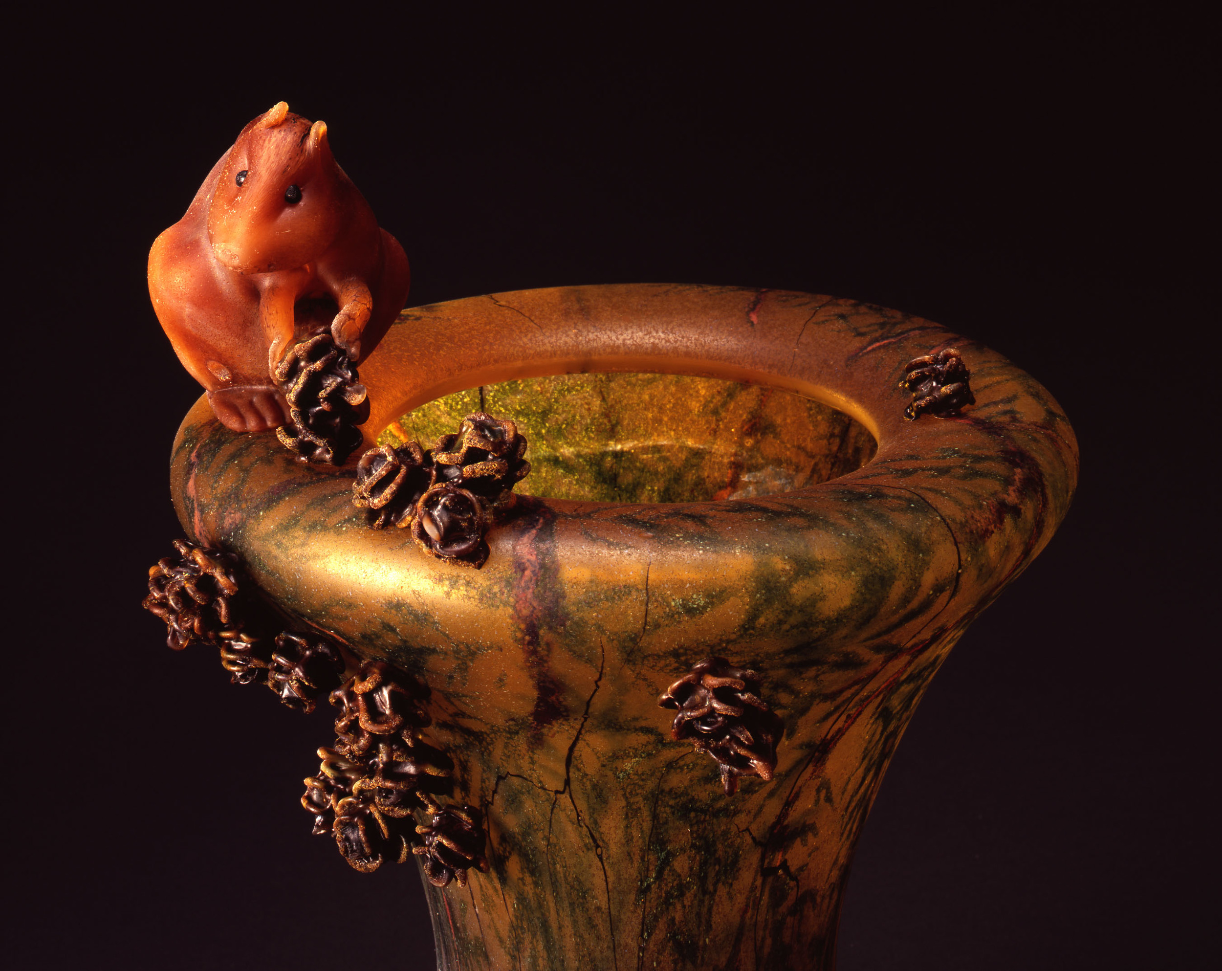  Detail - William Morris,  Vase with Cedar Boughs and Golden-mantled Ground Squirrels&nbsp; (2004, glass, 14 3/4 x 10 1/4 x 9 5/8&nbsp;inches), WM.55 