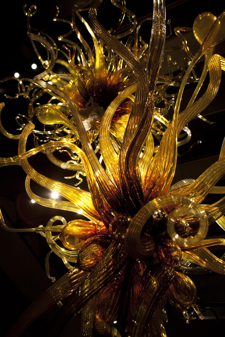   Dale Chihuly,  &nbsp;Laguna Murano Chandelier  &nbsp;(Museum of Glass, Tacoma, Washington)  