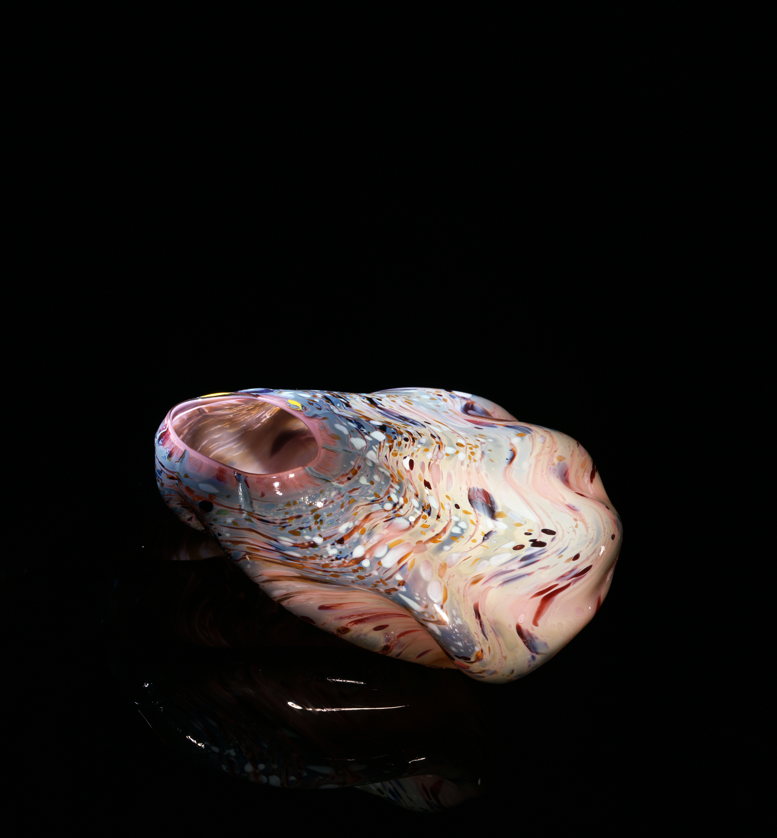  Dale Chihuly,&nbsp; Almond Pink Macchia with Aero and Oxblood Jimmies&nbsp; (1982, glass, 5 x 10 x 8 inches), DC.62 