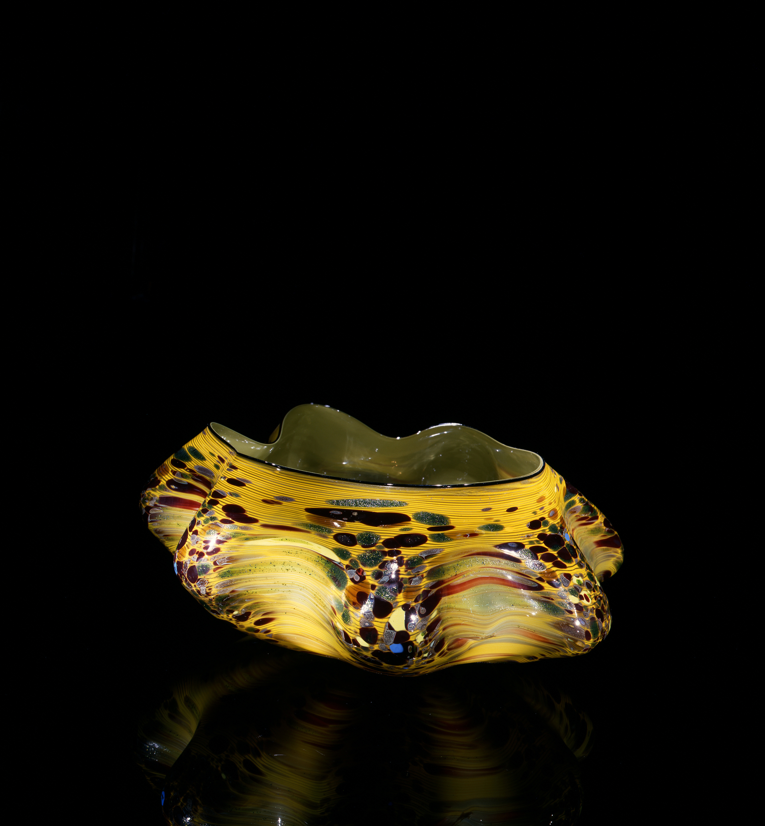  Dale Chihuly,&nbsp; Hazel Macchia with Carbon Lip Wrap&nbsp; (1981, glass, 7 x 15 x 14&nbsp;inches), DC.101 