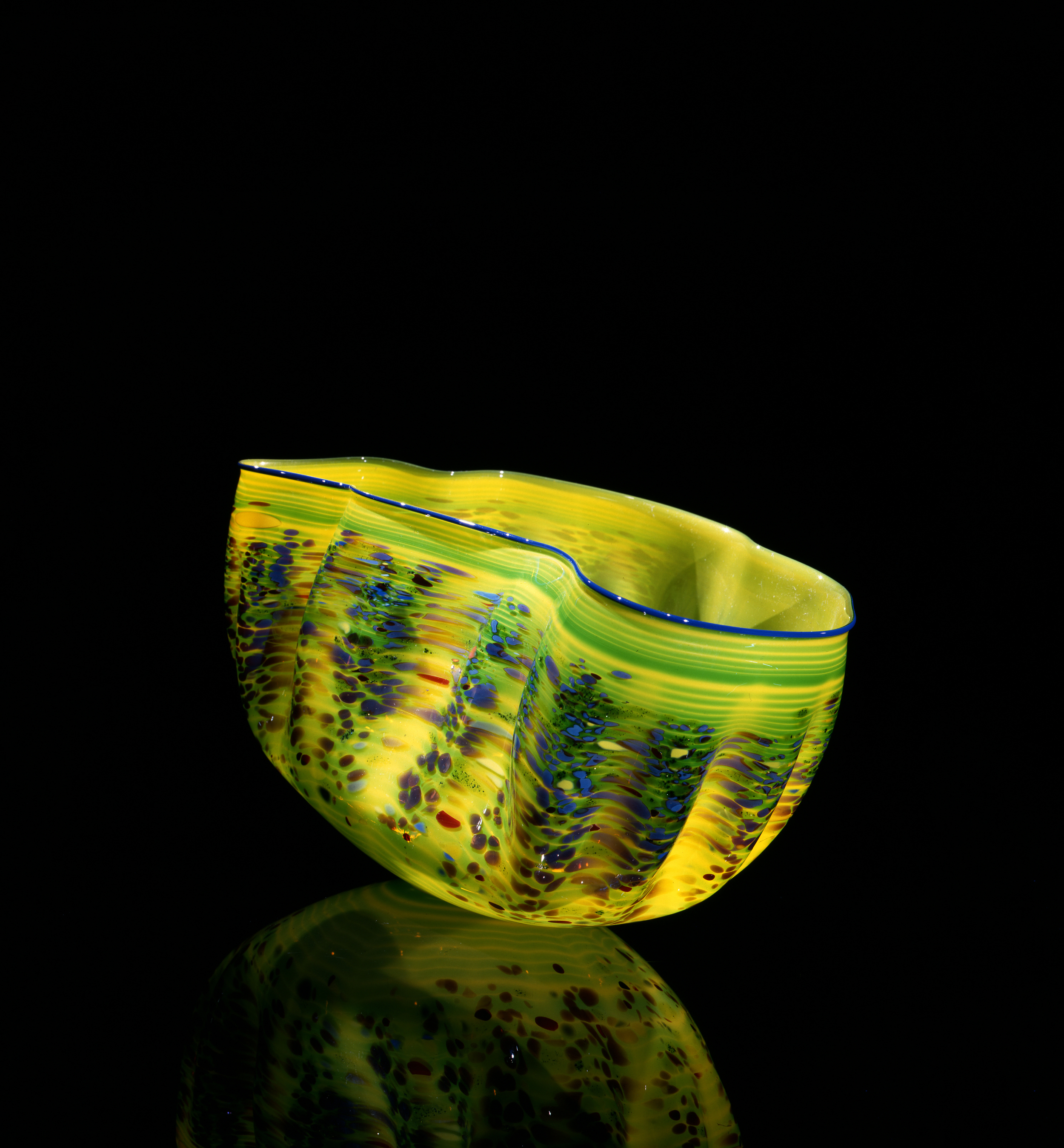 Dale Chihuly, Succory Green Macchia with Aniline Lilac Lip Wrap (1984, glass, 7 x 12 x 8 inches), DC.133