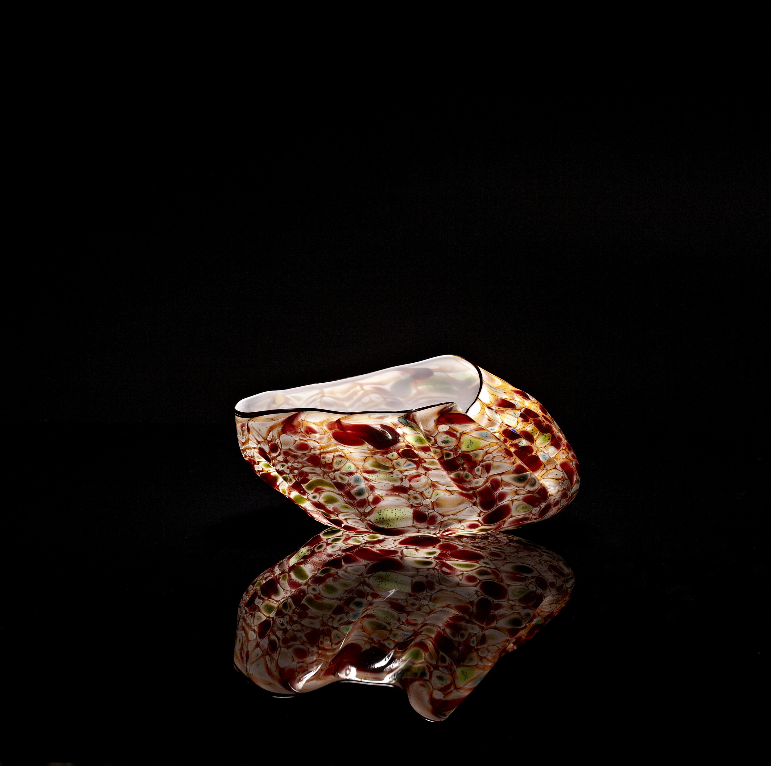 Dale Chihuly, White Macchia with Black Lip Wrap (1981, glass, 6 x 4 x 4 inches), DC.134