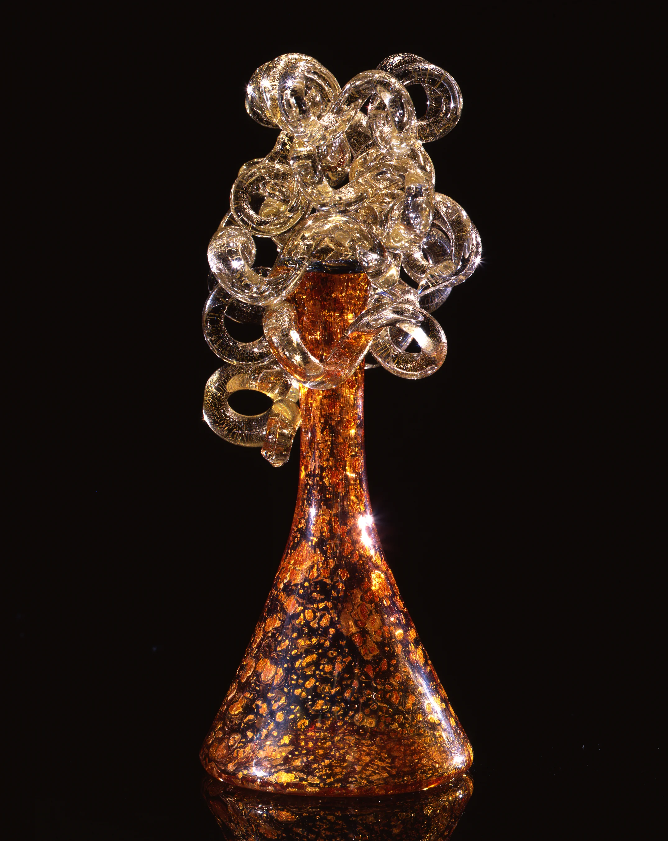 Dale Chihuly, Copper Sienna Piccolo Venetian with Translucent Coils (1990, glass, 17 x 17 x 18 inches)