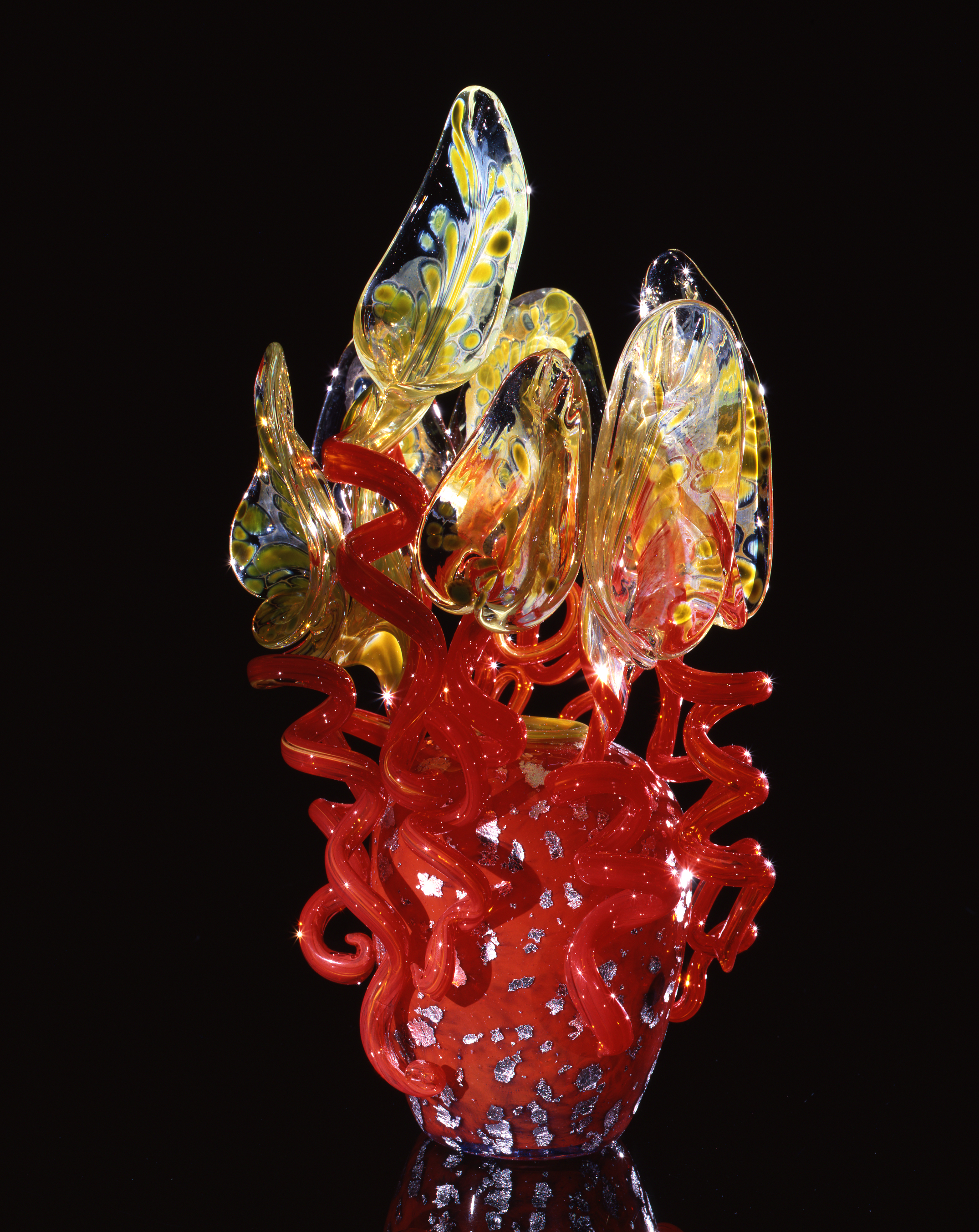  Dale Chihuly,&nbsp; Cadmium Red Piccolo Venetian with Translucent Lilies&nbsp; (1993, glass, 12 x 6 x 5&nbsp;inches) 