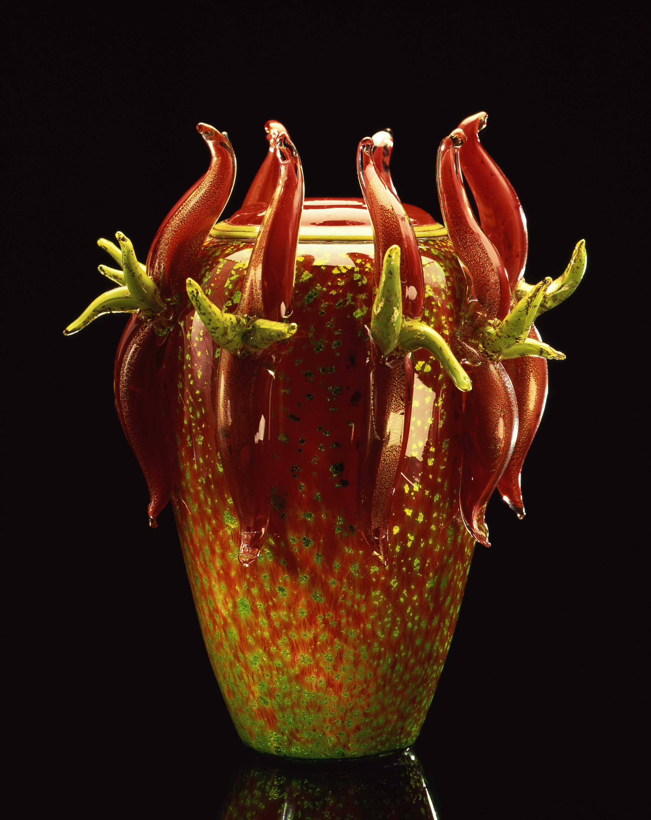  Dale Chihuly,  Green and Red Piccolo Venetian with Red Handles&nbsp; (1990, glass, 9 x 7 x 7&nbsp;inches) 