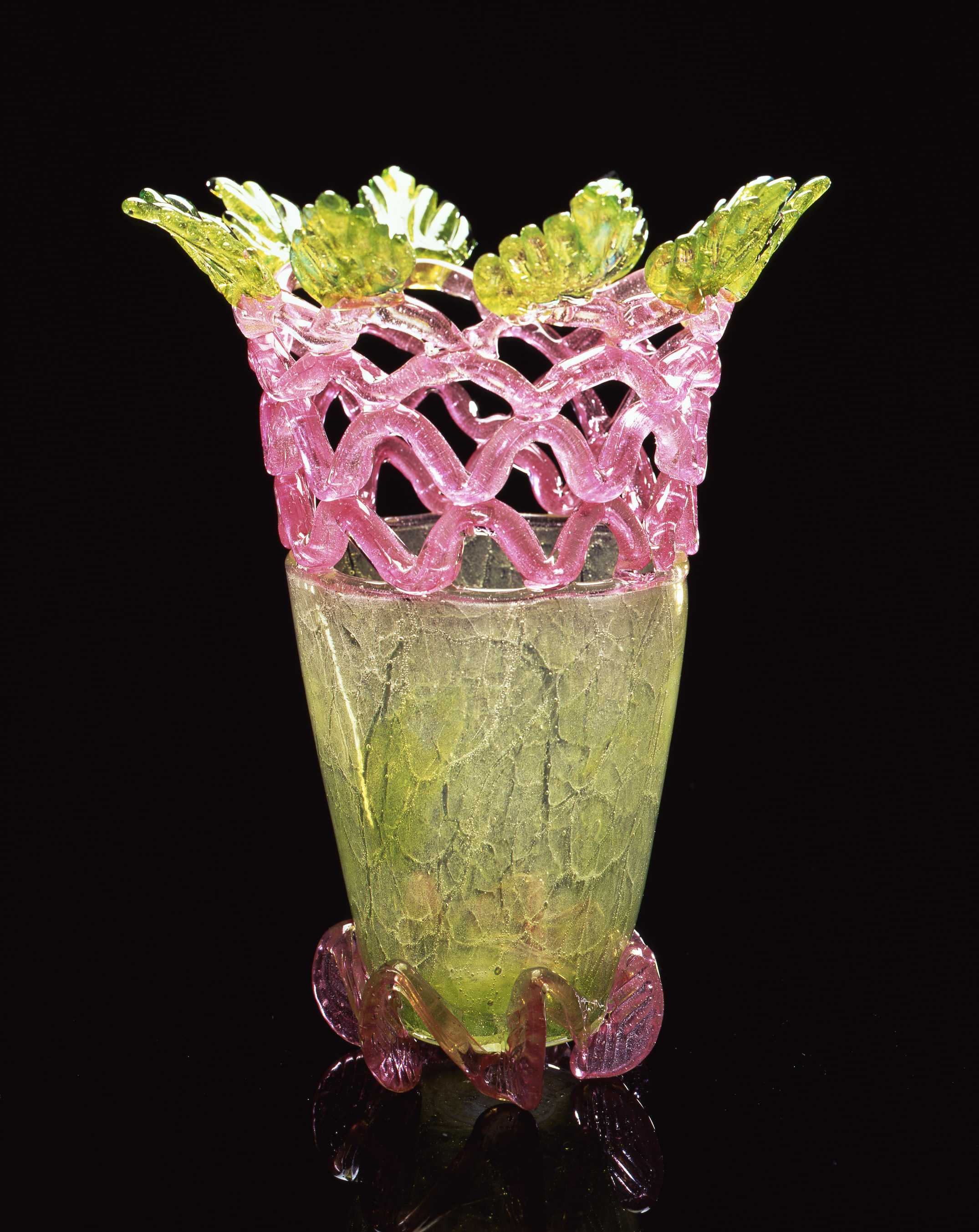  Dale Chihuly,  Clear Pale Green and Rose Piccolo Venetian with Ribbons and Leaves&nbsp; (1995, glass, 10 x 9 x 8 inches) 