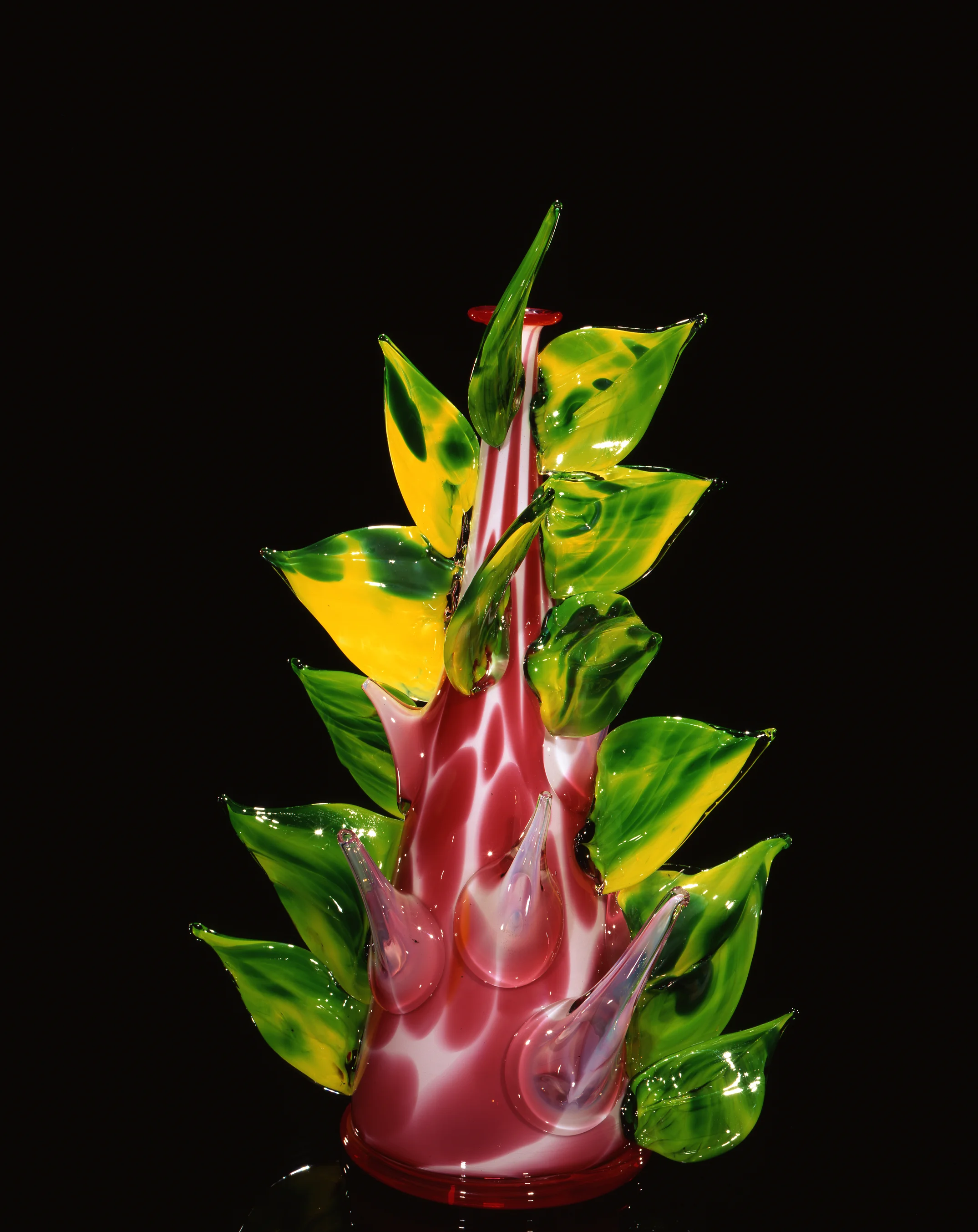 Dale Chihuly, Strawberry Marbled Piccolo Venetian with Emerald Prunts (1997, glass, 13 1/2 x 6 1/2 x 6 1/2 inches)