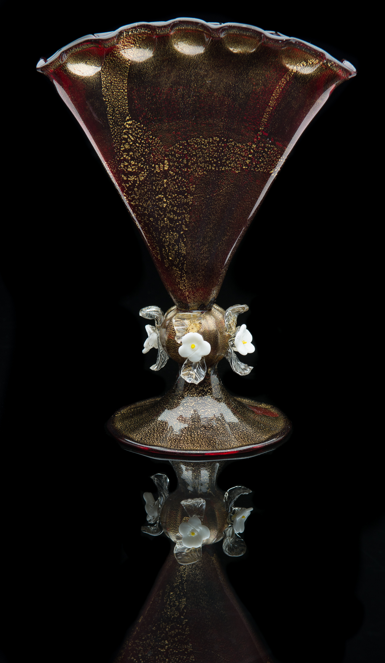  FSB Glass Company,&nbsp; Fan Vase &nbsp;(glass, 8 1/2 x 6 1/4&nbsp;inches), VV.480 