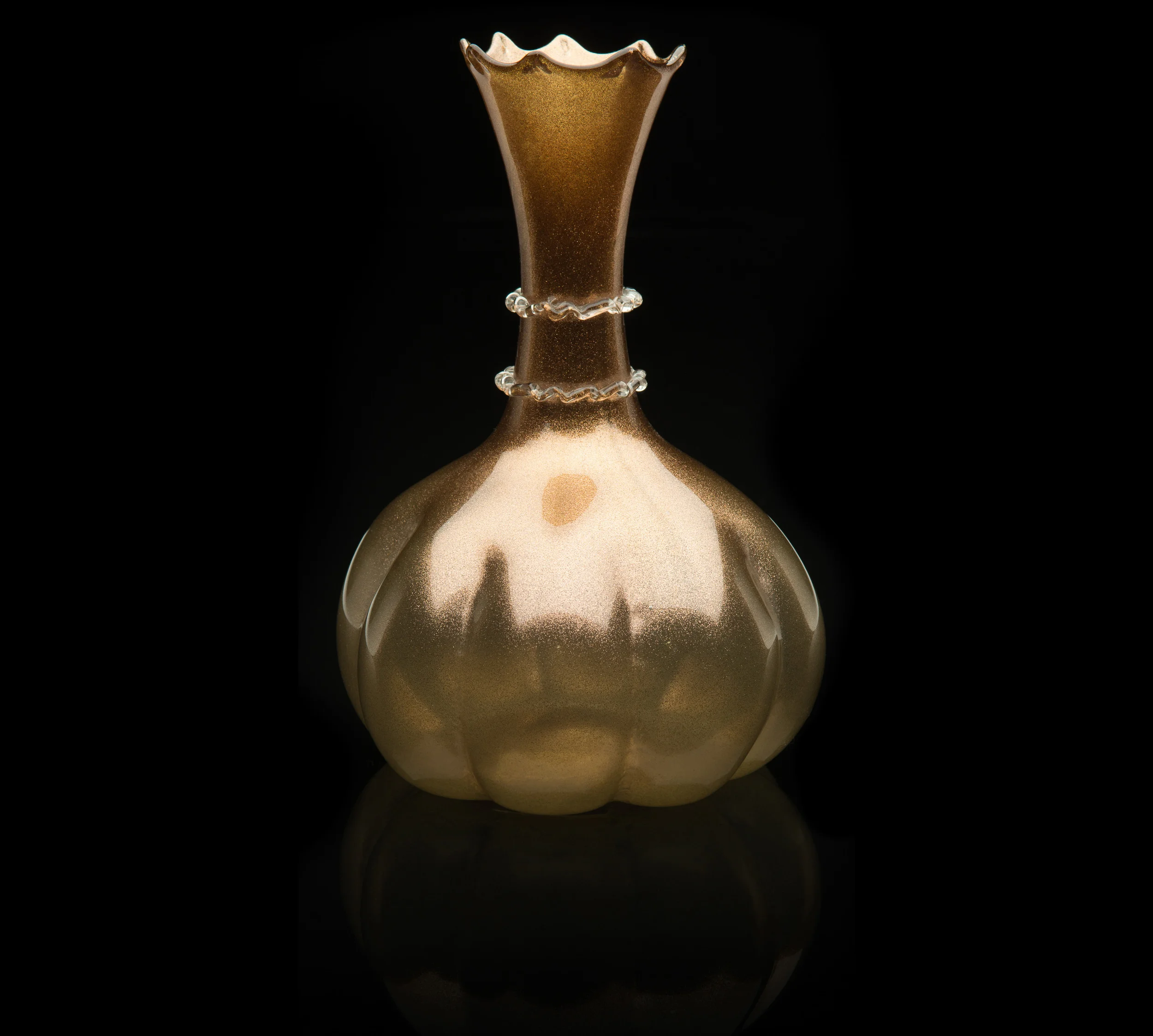 Unknown Venetian, Carafe with Lobed Body and Rigaree Decorated Neck (1890-1910, glass), VV.548
