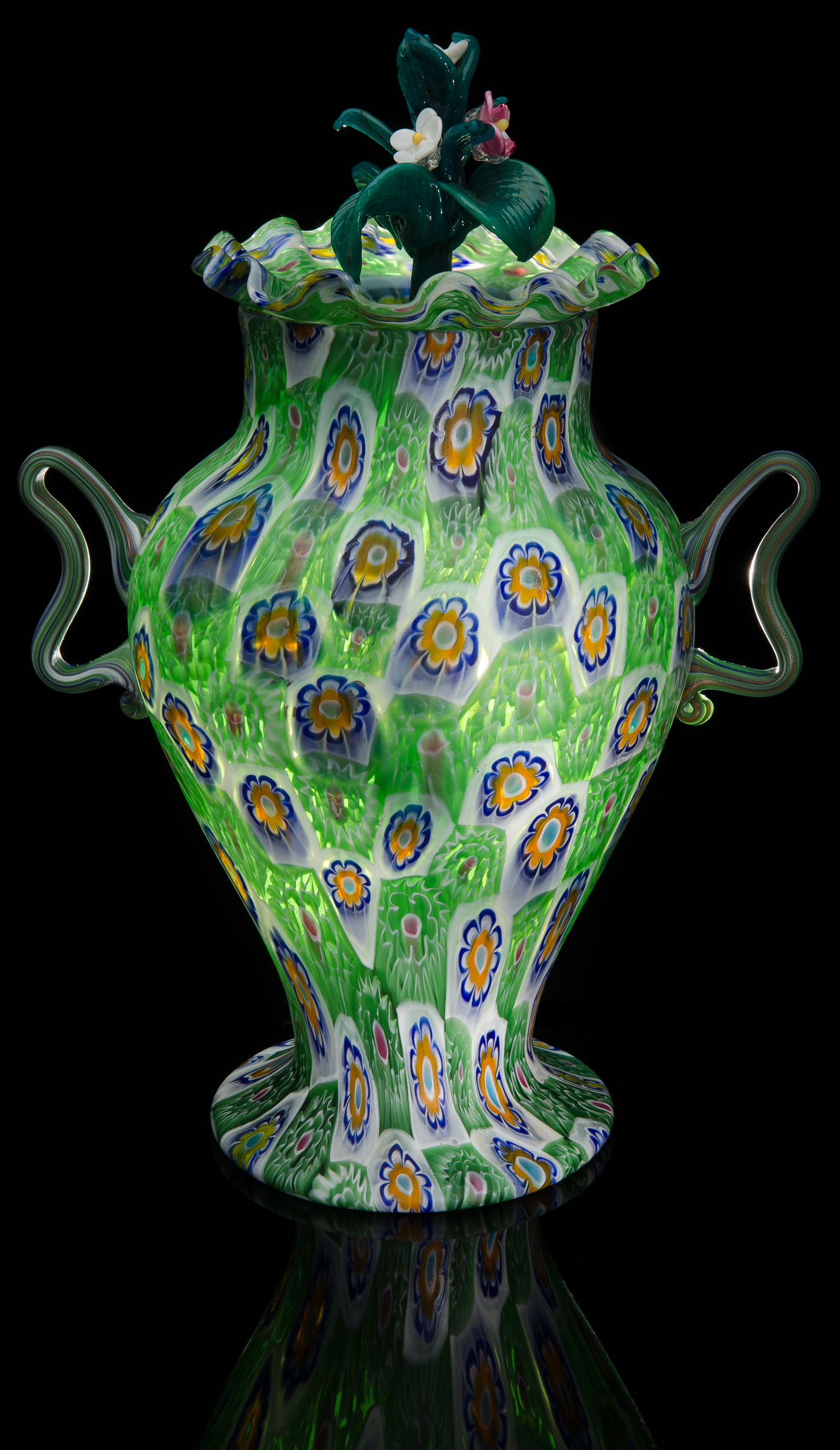  Fratelli Toso,  Green Urn-Shaped Lamp with Checkered Murrhine Pattern with Finials  (circa 1925, glass, 12.5 inches), VV.289 