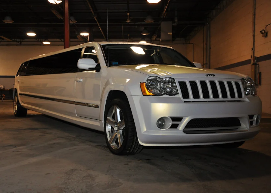 srt8-02b.jpg